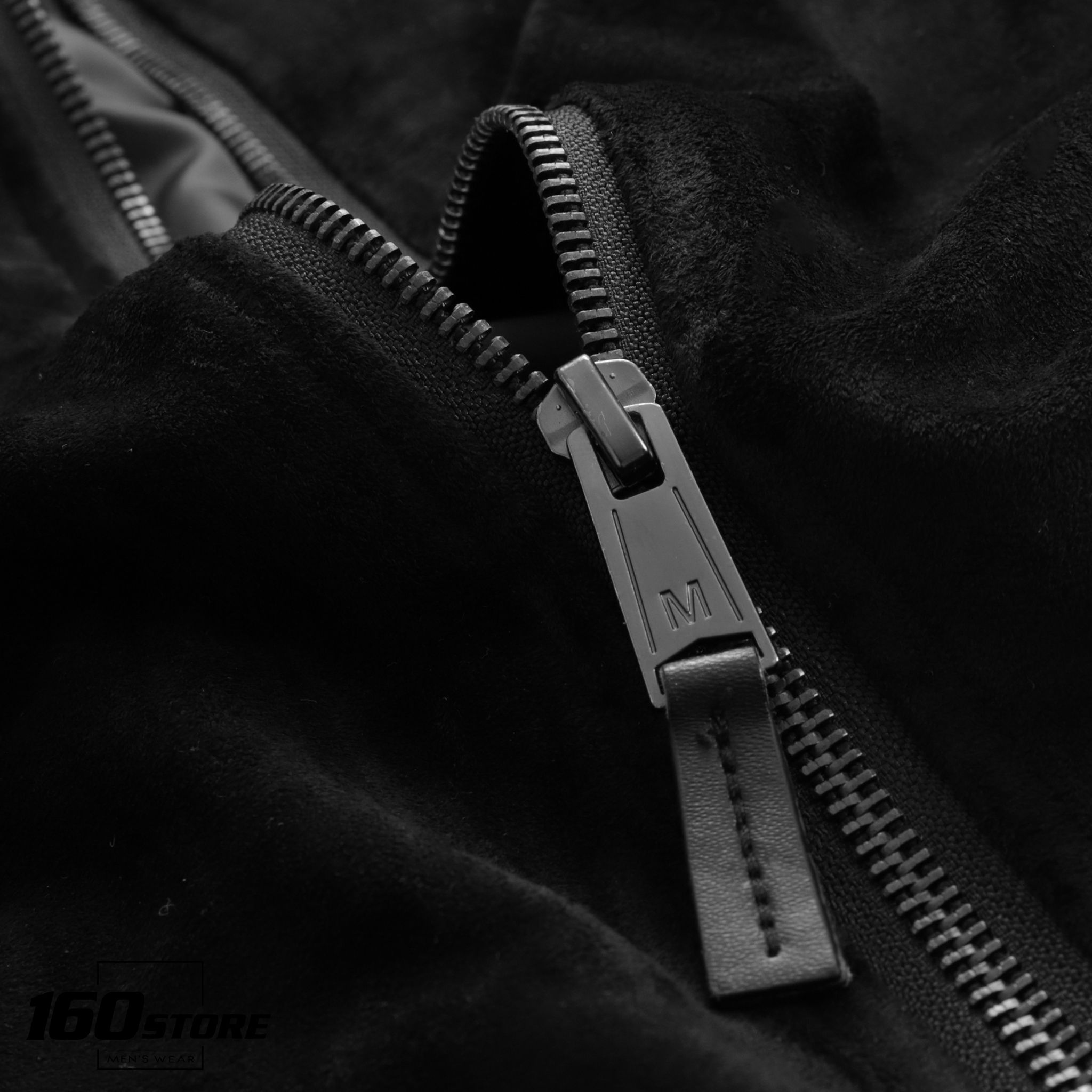 Áo khoác bomber M.N.G suede