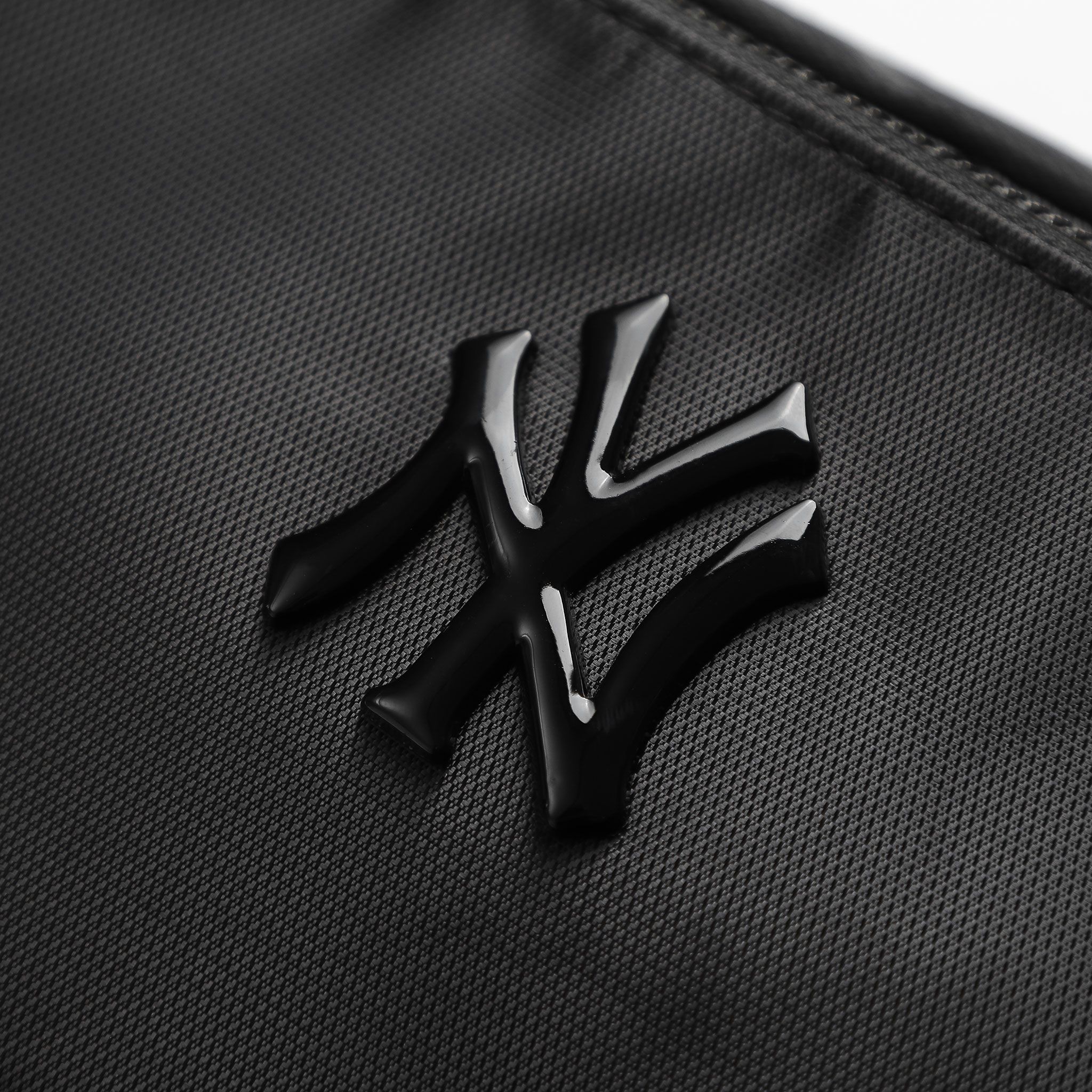 TÚI ĐEO CHÉO M.B W LOGO BLACK