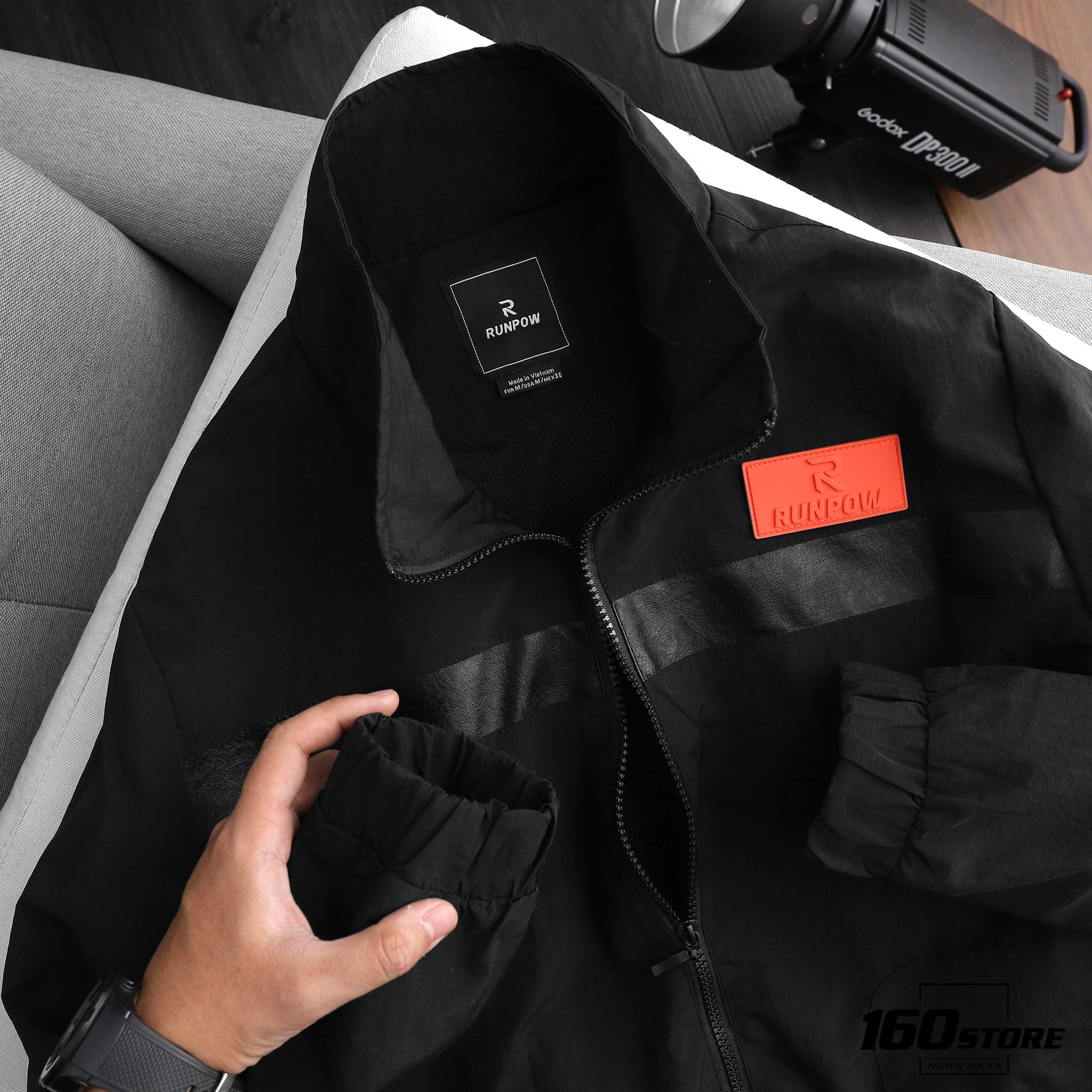 Áo khoác dù RUNPOW jacket w logo ss21