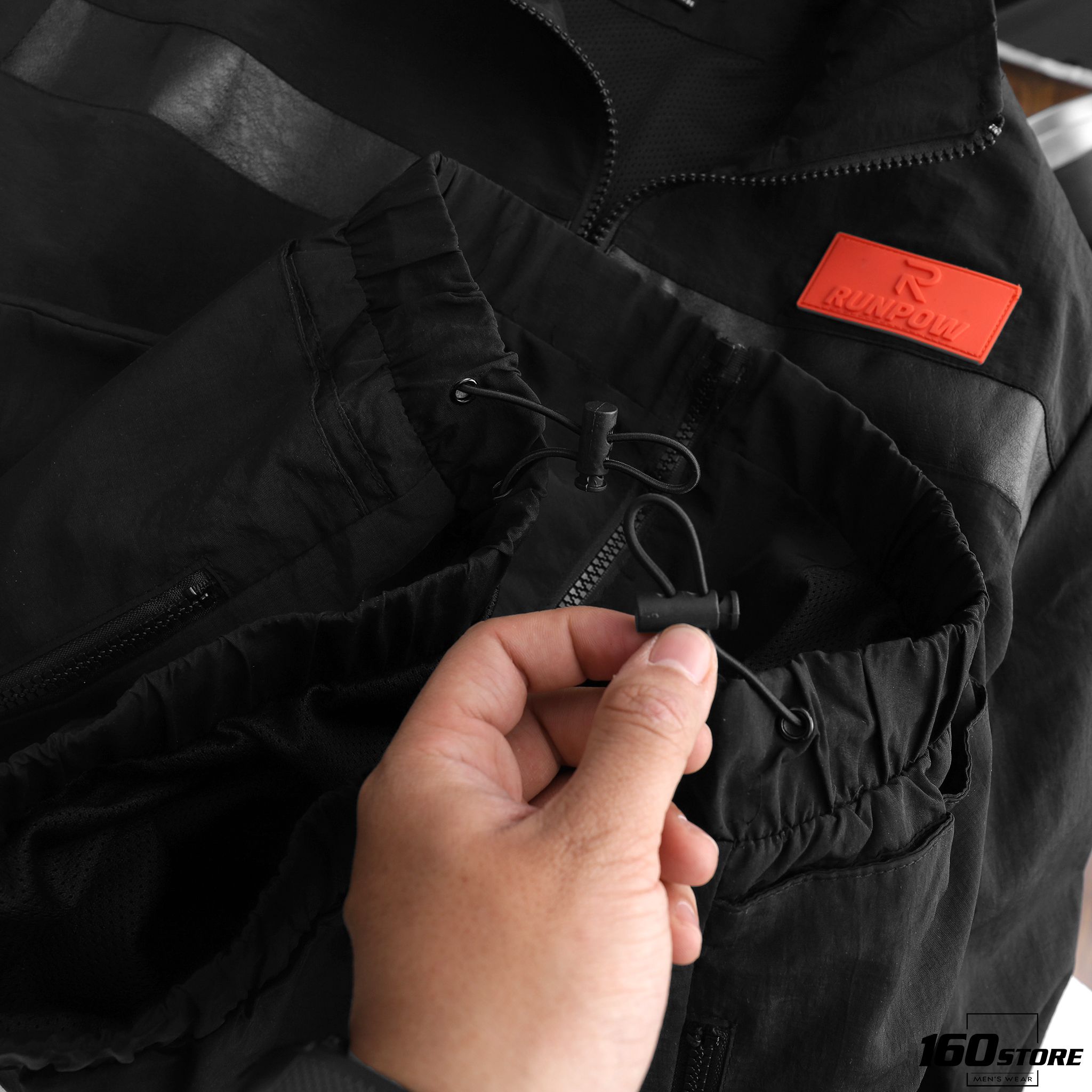 Áo khoác dù RUNPOW jacket w logo ss21