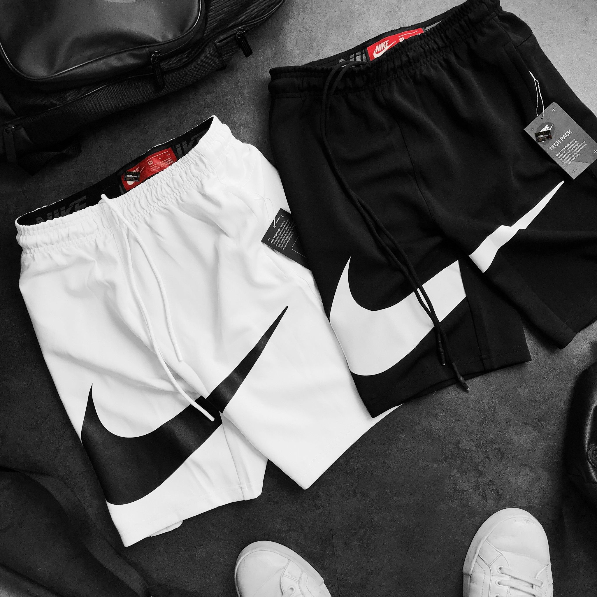 NlKE Logo Shorts