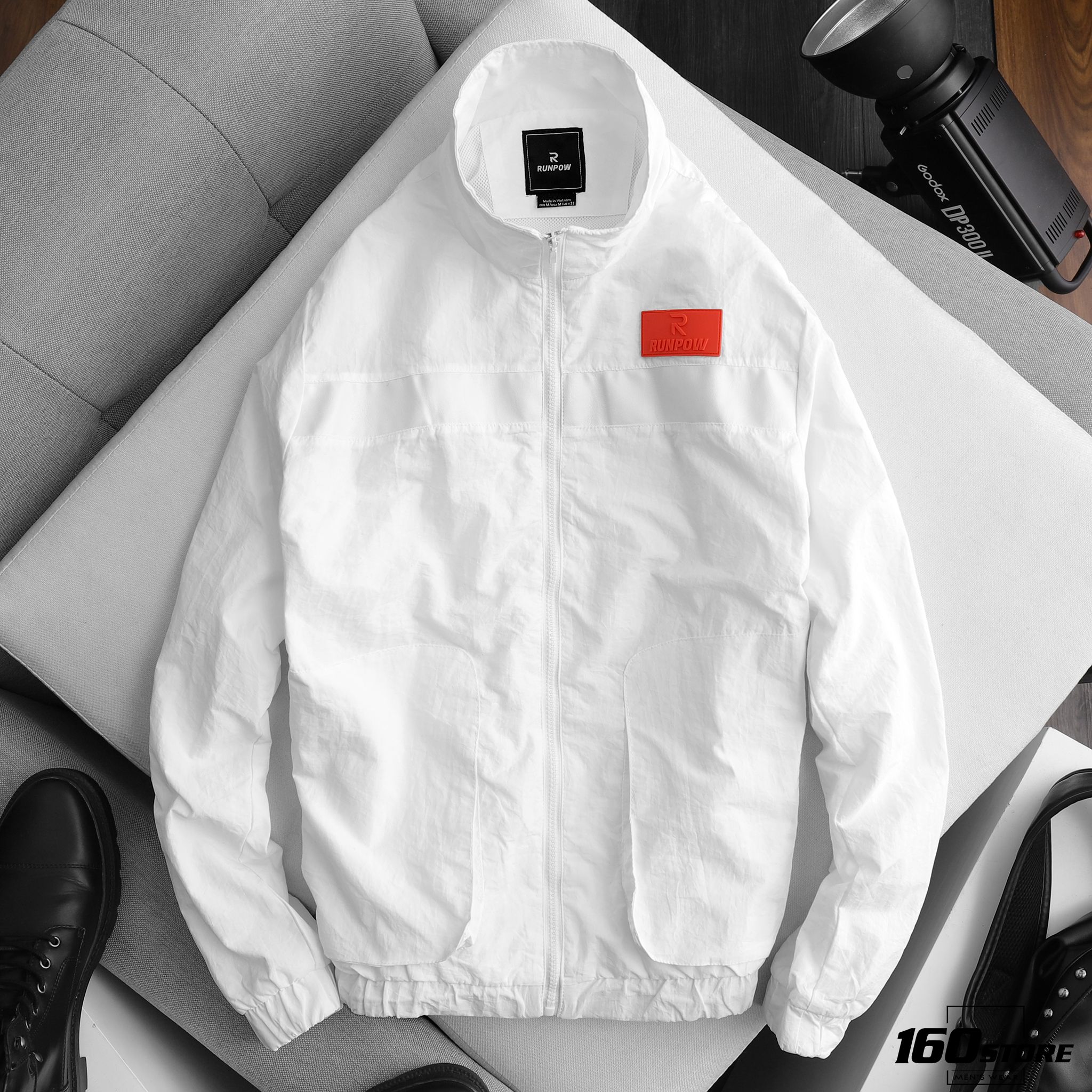 Áo khoác dù RUNPOW jacket w logo ss21
