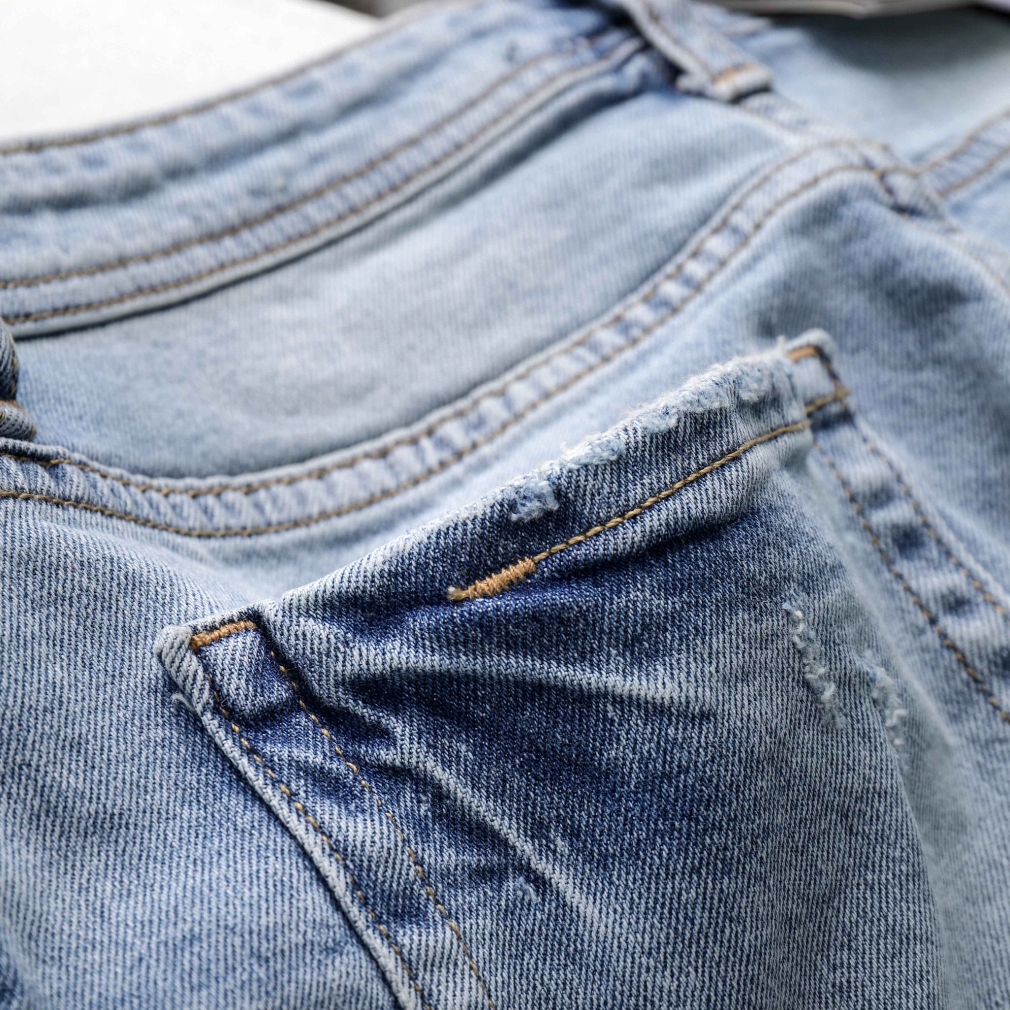 Quần Short Jeans BOUTON Vẩy Sơn