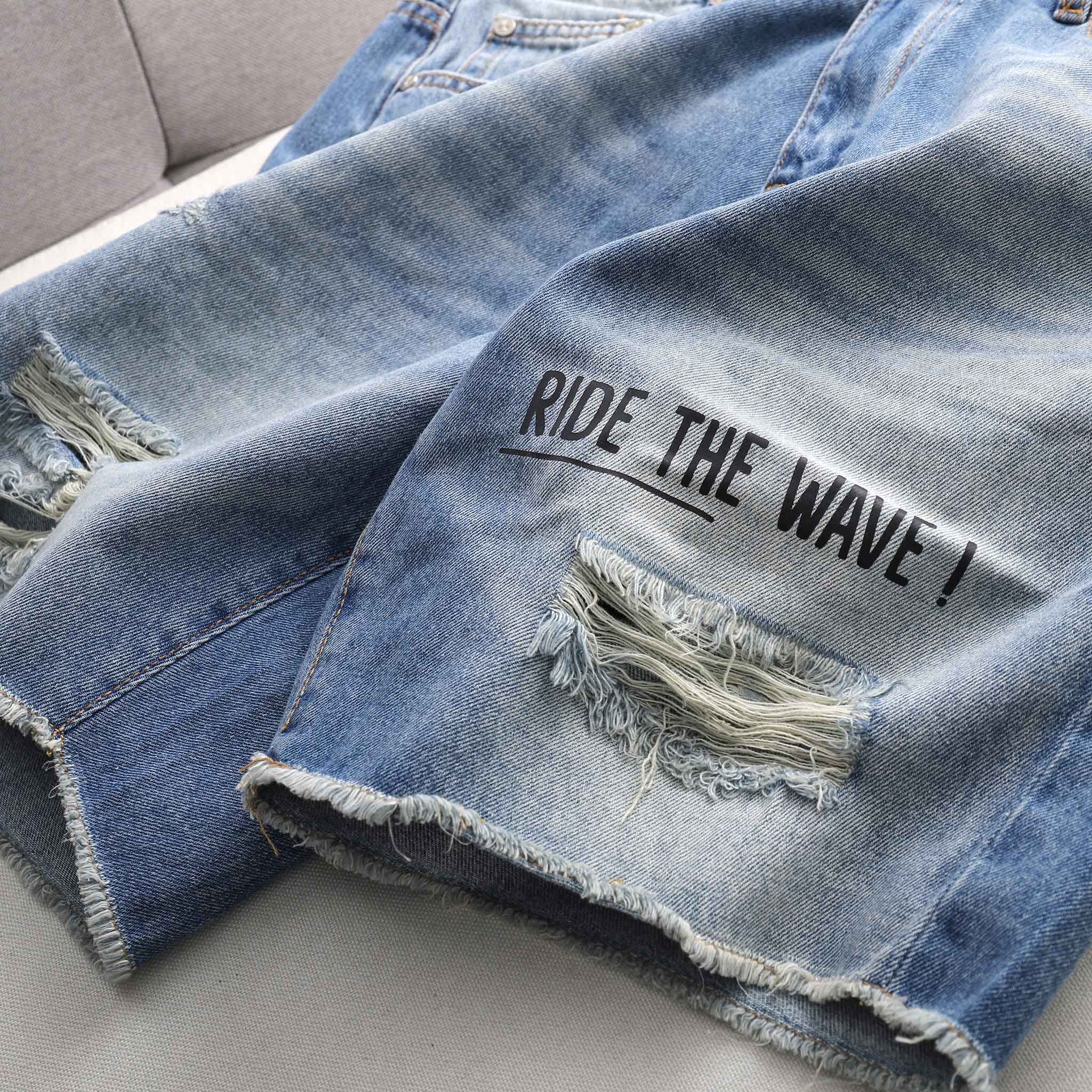 Quần Short Jeans BOUTON Skull Print