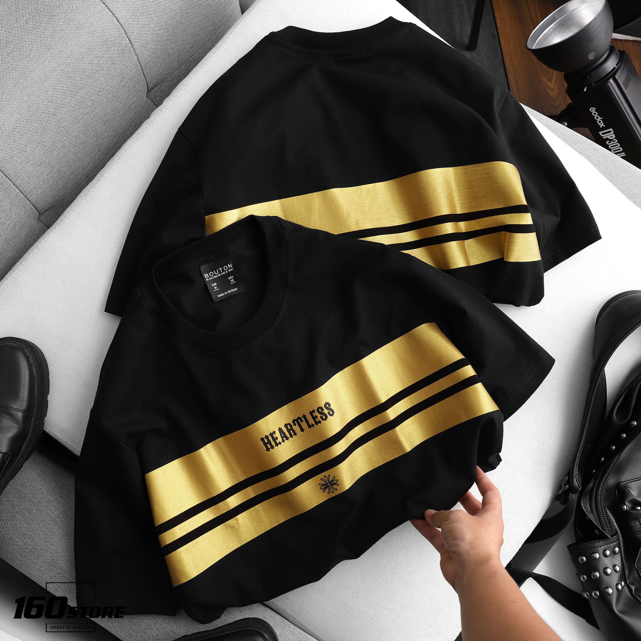 Áo thun BOUTON gold Heartless