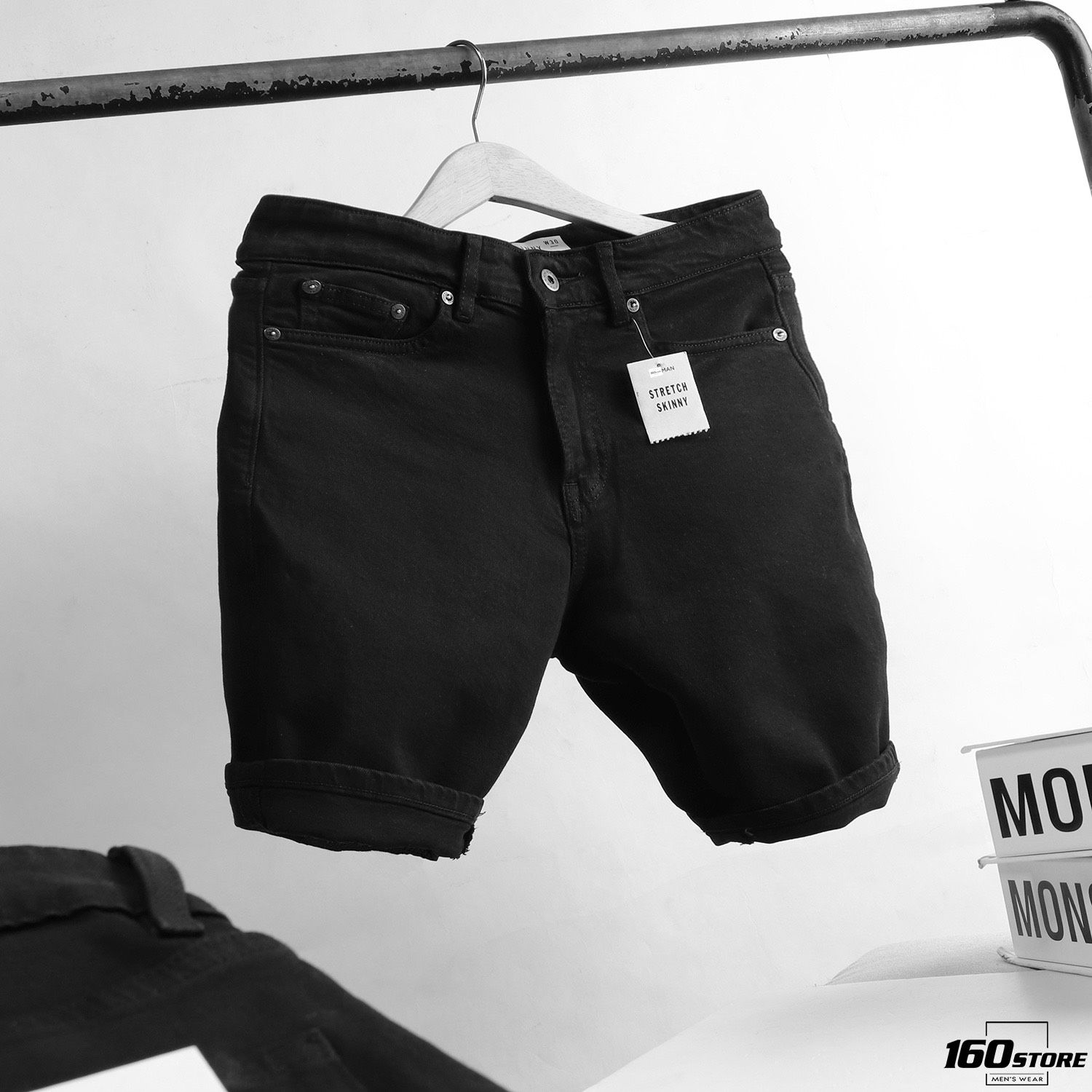 Quần short jeans T.MAN black
