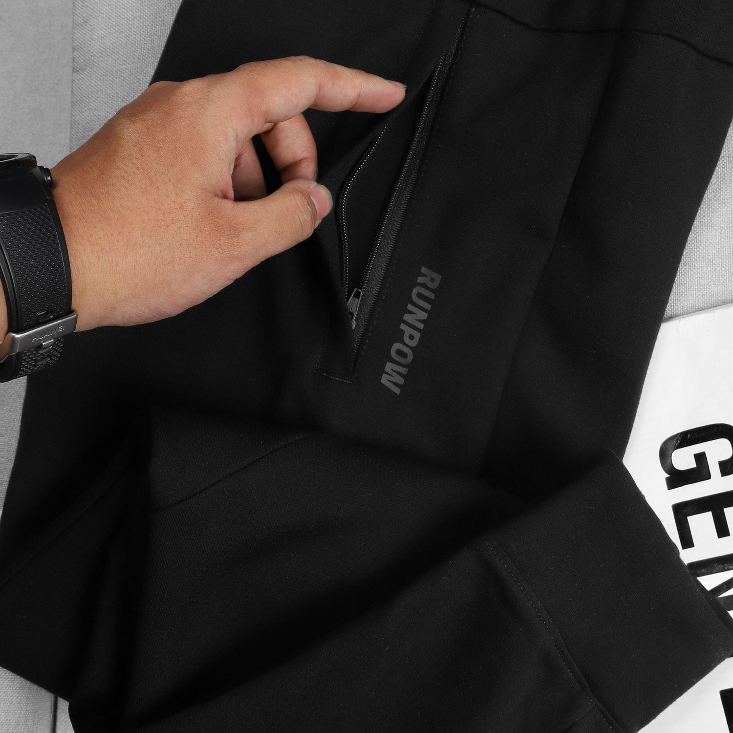 Quần jogger RUNPOW ss20