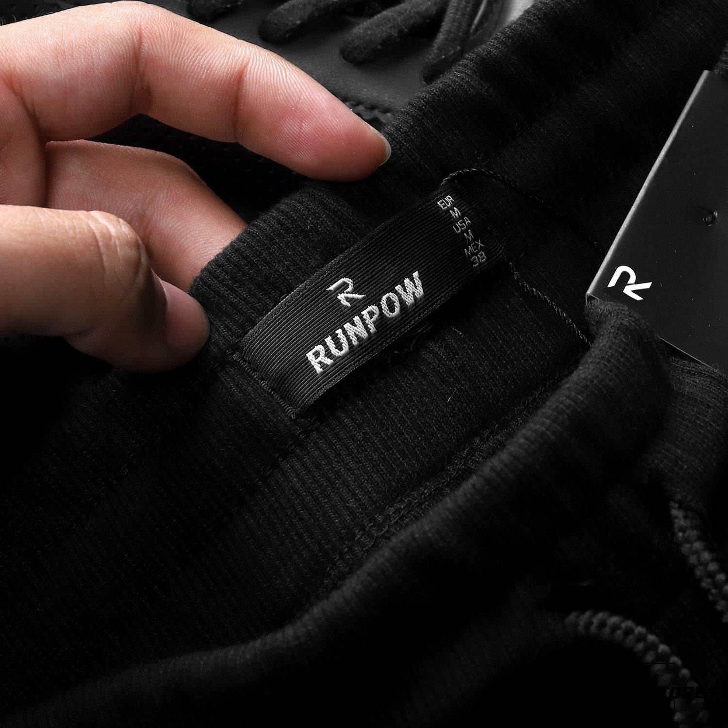 Quần jogger RUNPOW w zip ss20