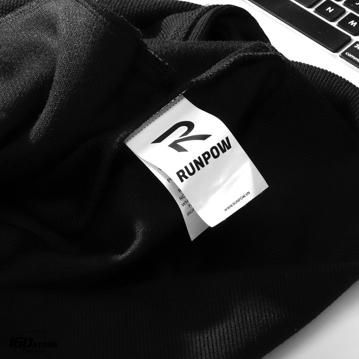 Áo khoác nỉ RUNPOW zip ss20
