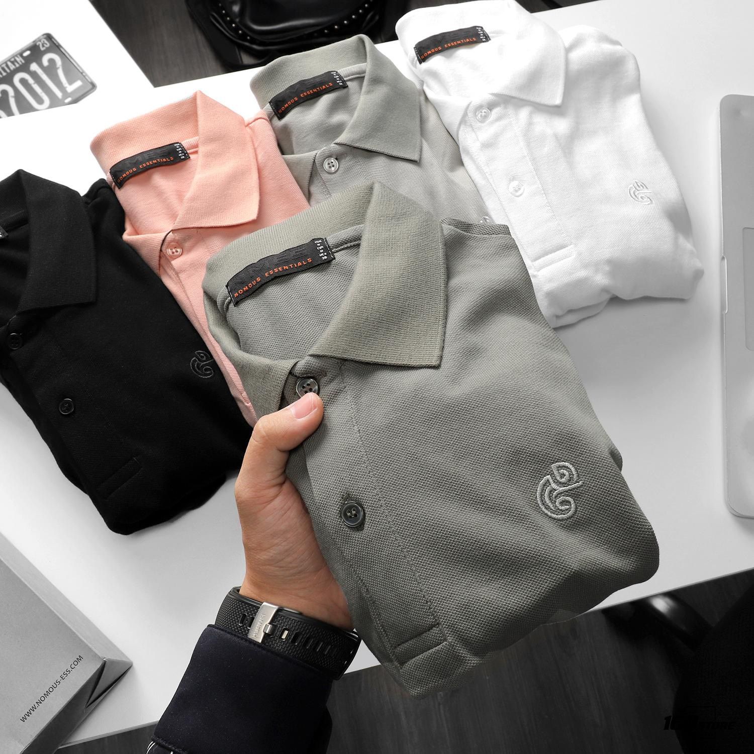 Áo polo NOMOUS ESSENTIALS w Gecko embroidery