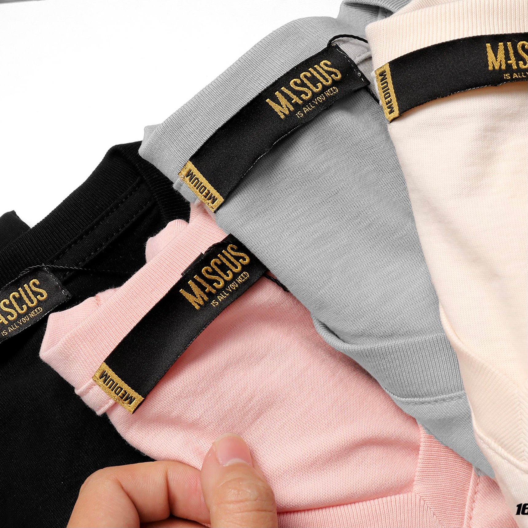 Áo thun cổ tim MASCUS basic