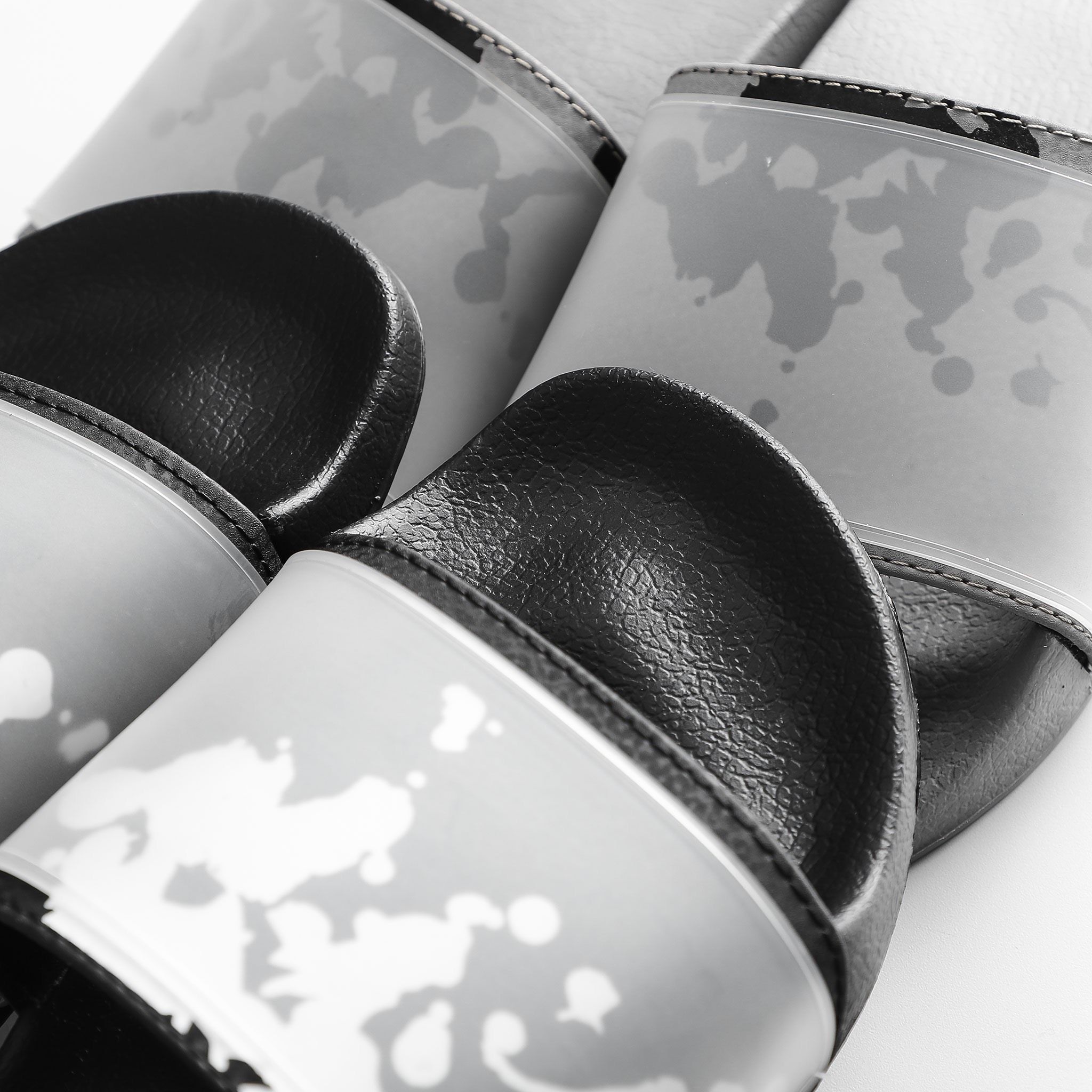 Dép BOUTON Paint Splatter Effect Sliders