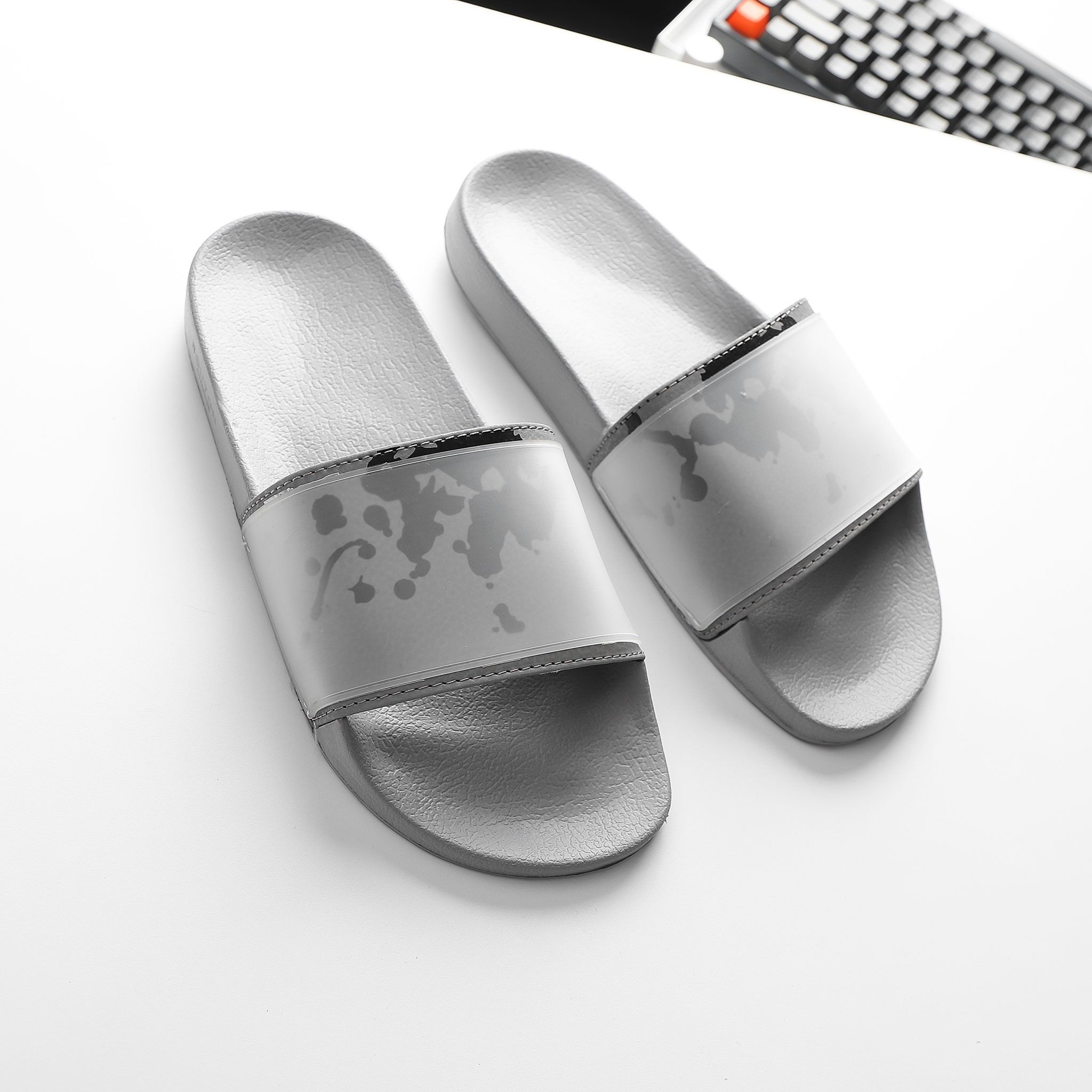 Dép BOUTON Paint Splatter Effect Sliders