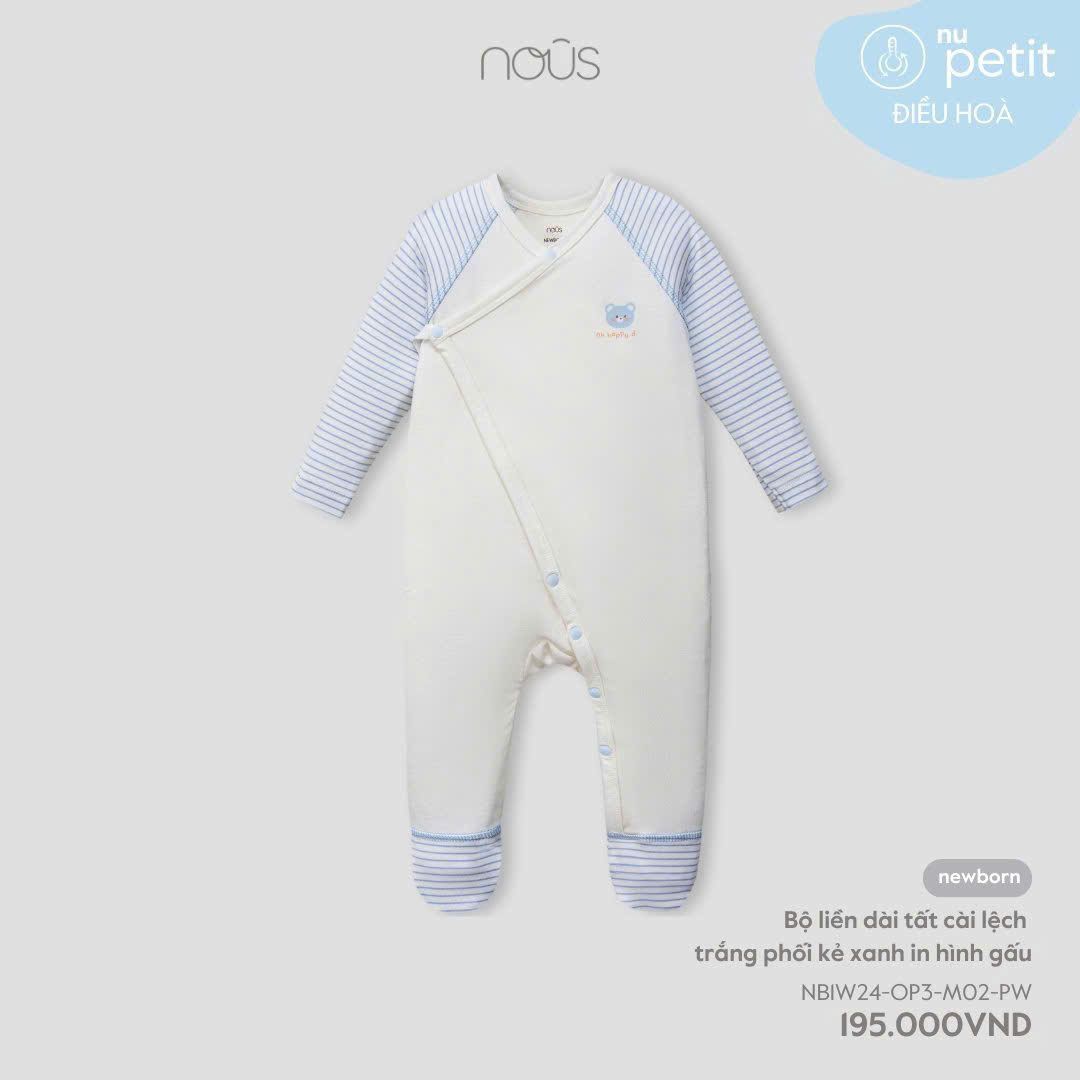 Bộ liền dài tất cài lệch Nous trắng phối kẻ xanh in hình gấu