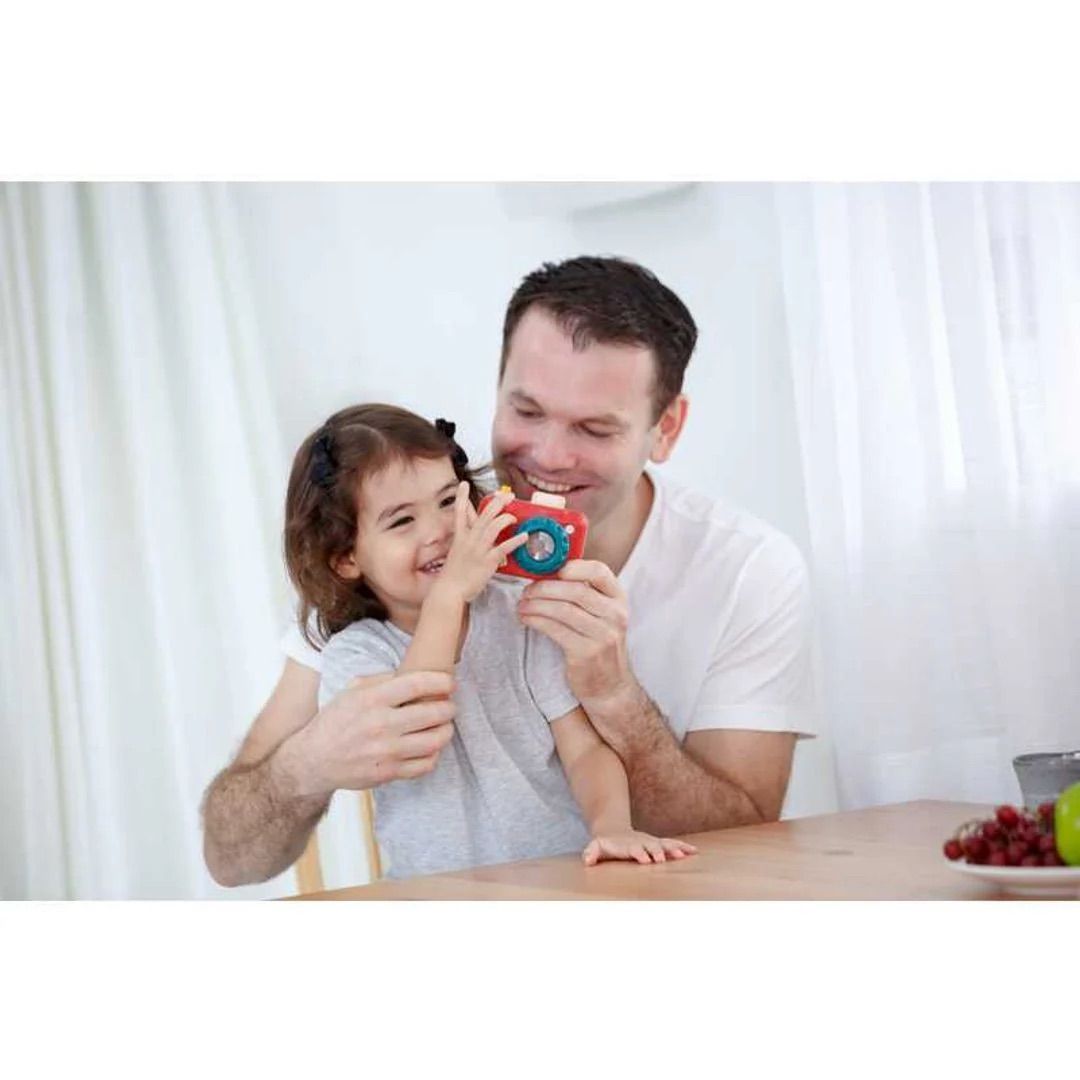 Đồ Chơi Gỗ PlanToys Máy Ảnh My First Camera Cho Bé 18M+