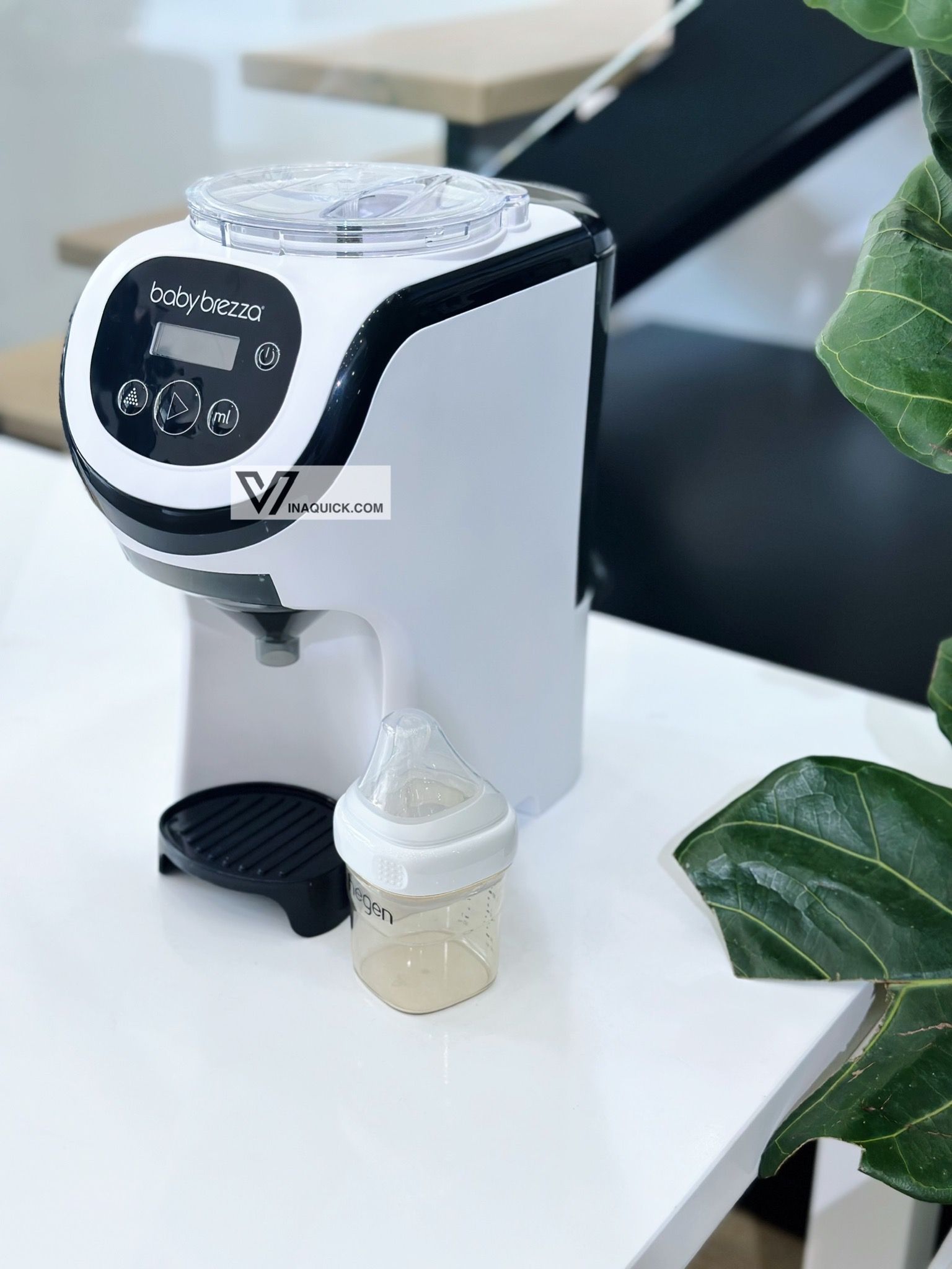 Máy pha sữa Baby Brezza Formula Pro Mini