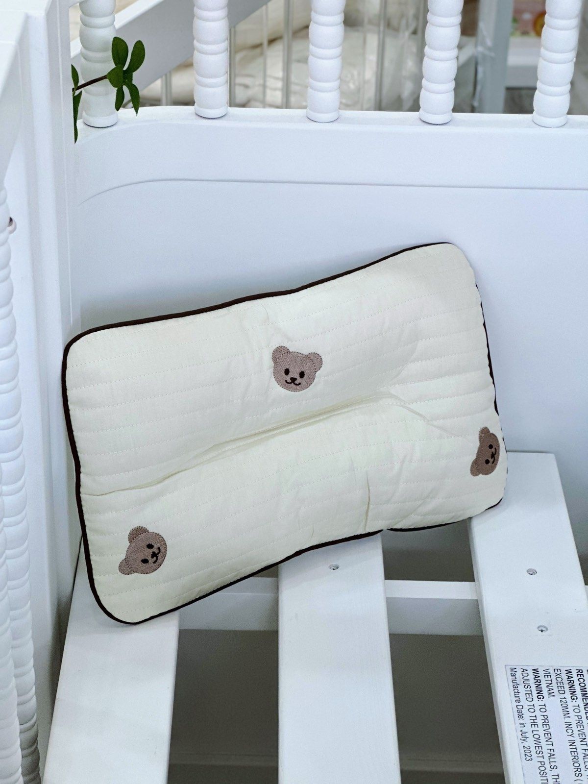 Gối Mỏng Thoáng Khí Thêu Họa Tiết LouLou By Vinaquick