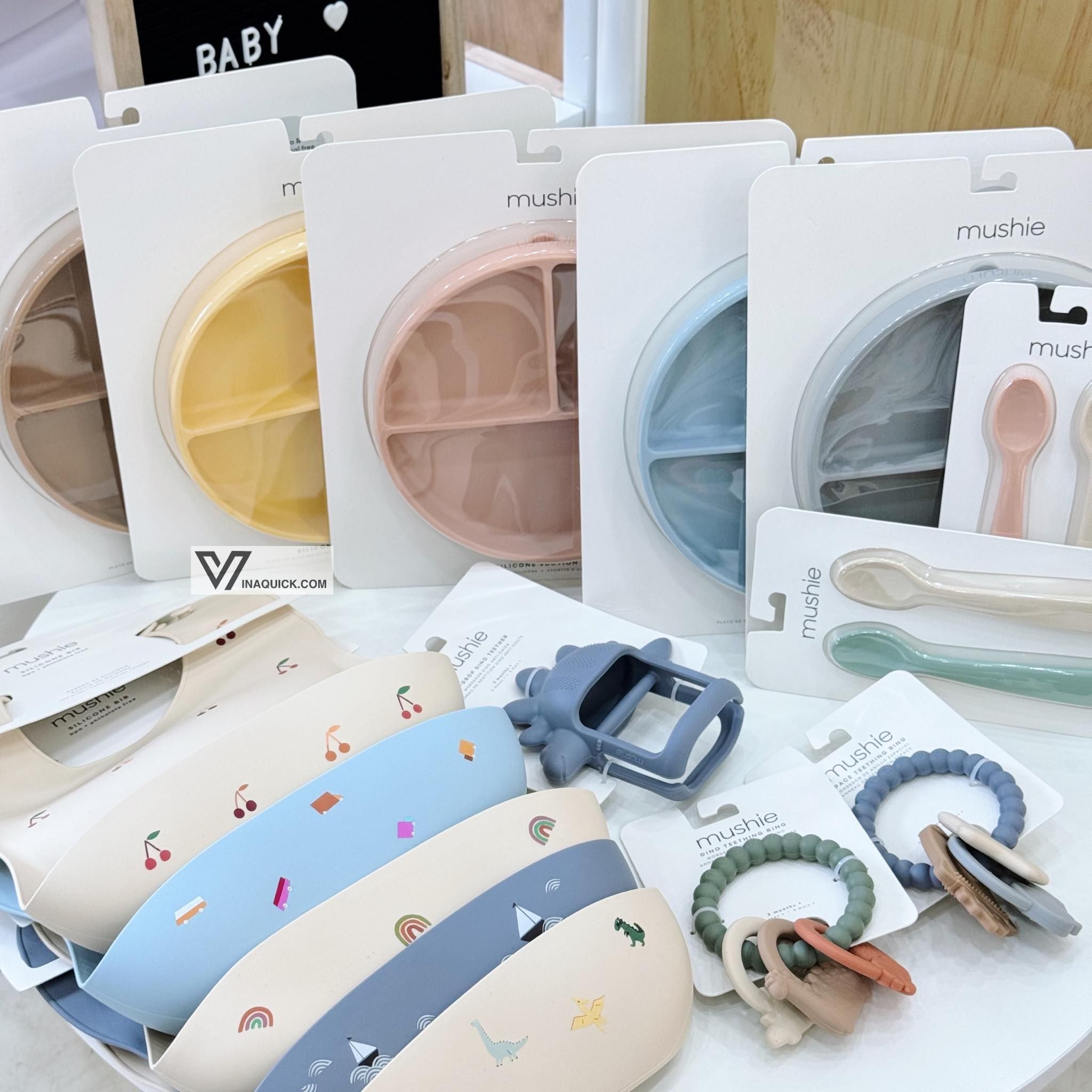Yếm Ăn Dặm Silicone Mushie
