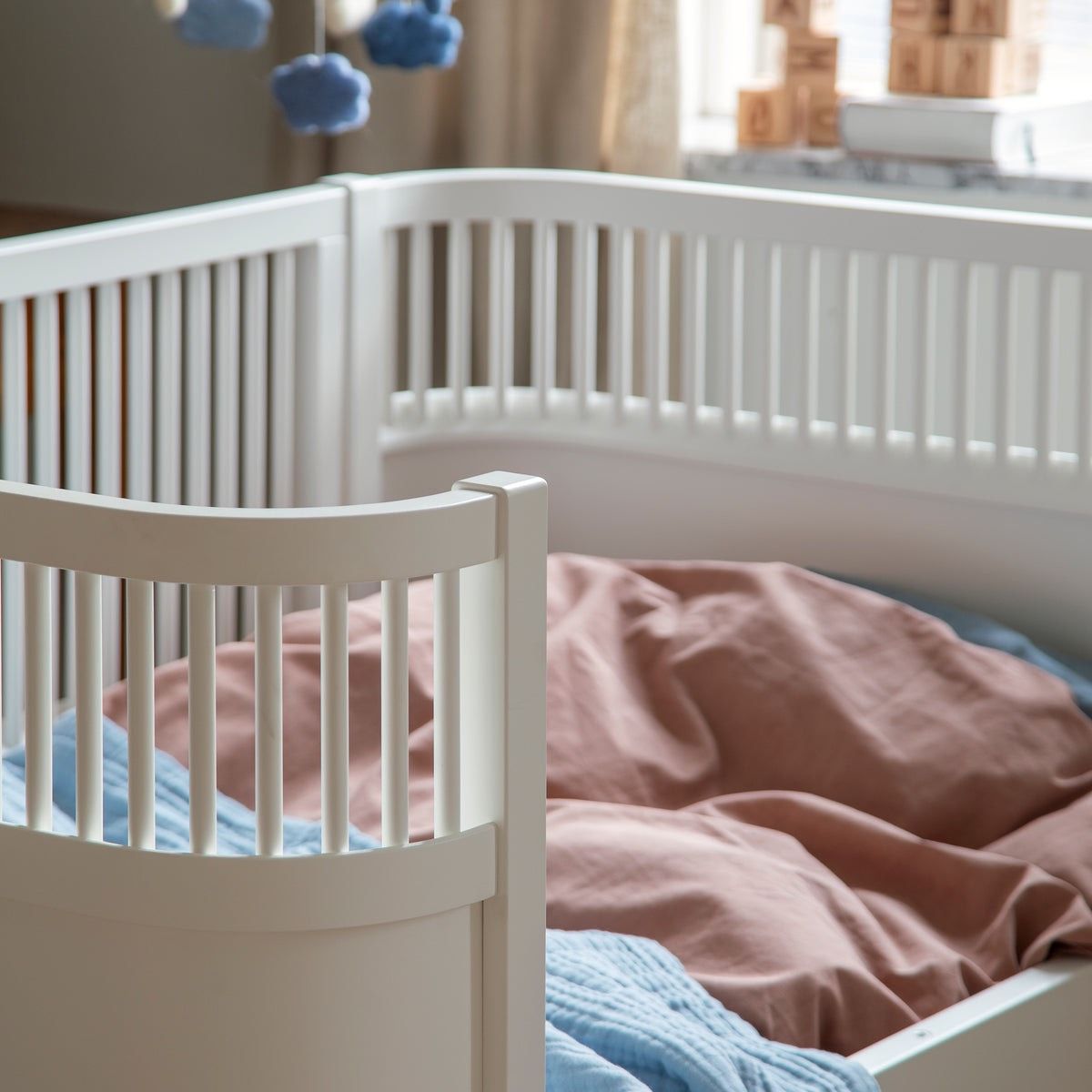 CŨI GỖ TRẺ EM HOANG VY BEDDING - MÀU TRẮNG