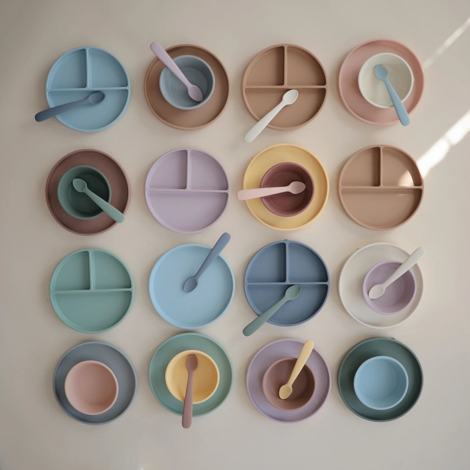 Khay Ăn Dặm Chia Ngăn Silicone Mushie