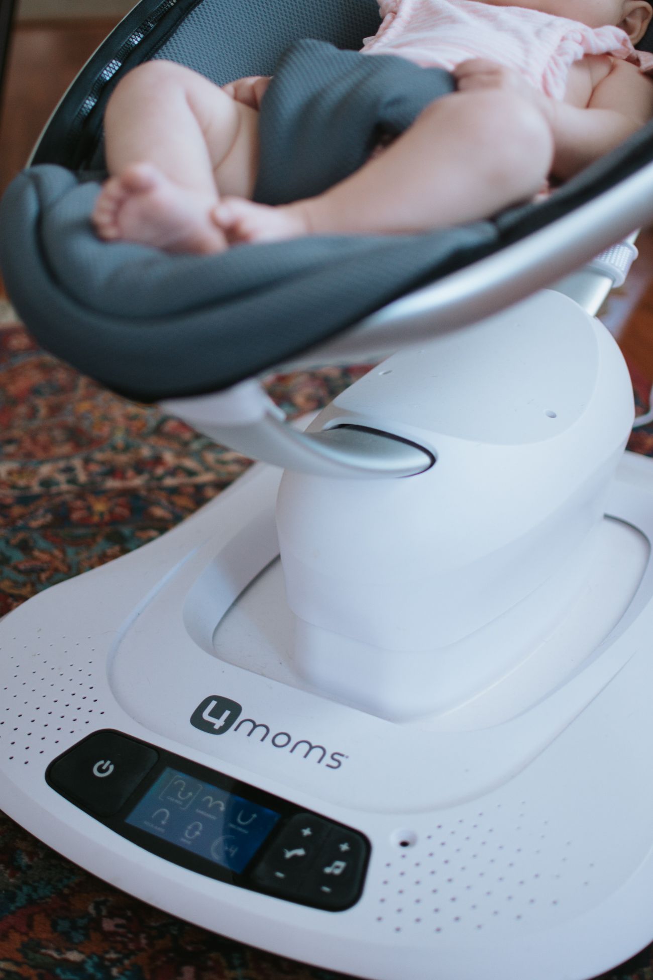 Nôi Rung 4moms Mamaroo Cool Air Mesh - Dark Grey