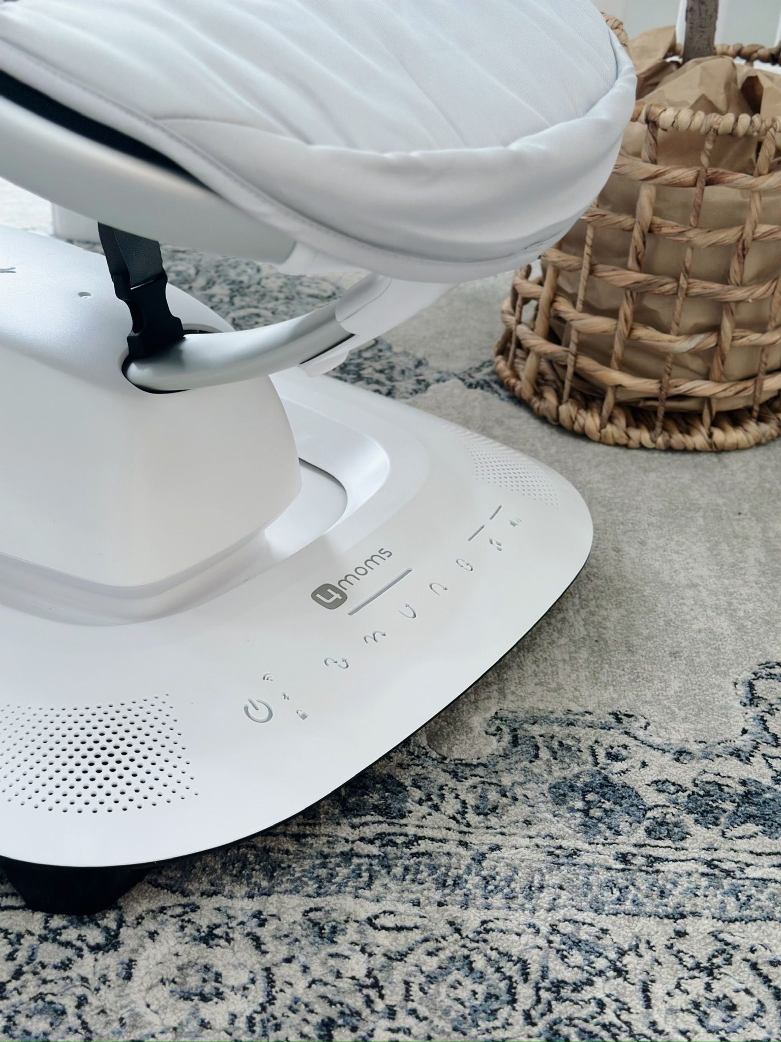 Nôi rung 4moms Mamaroo màu Grey Classic (Bản 5G)