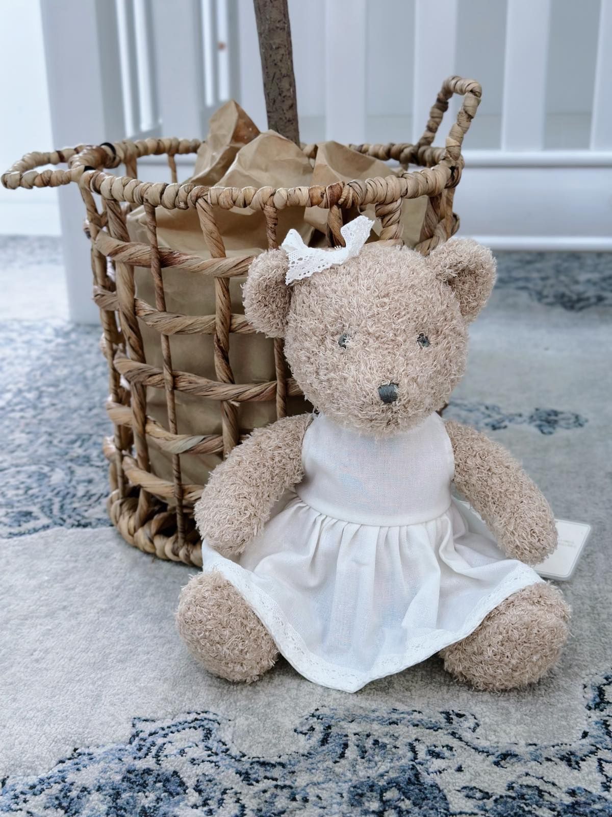 Gấu Bông Đầm Trắng Đeo Nơ Đáng Yêu MOGOMOGO LIFE - Dottie