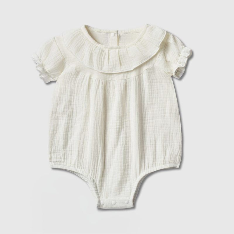 Bộ áo liền quần romber Nubes cho bé gái cổ bèo tròn màu be (6-9M)