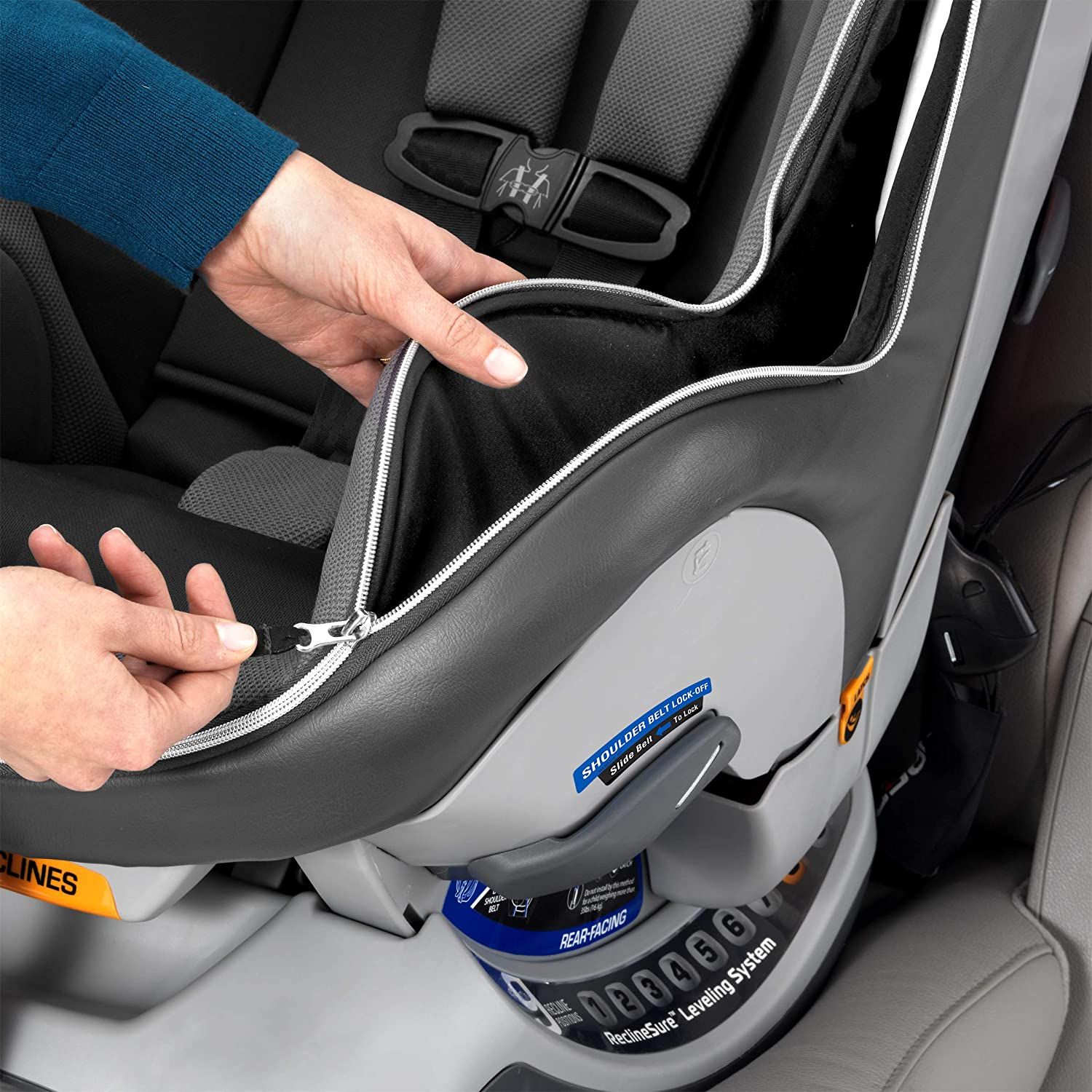 Ghế Ngồi Ô Tô Chicco NextFit Zip Convertible Car Seat - Đen Carbon