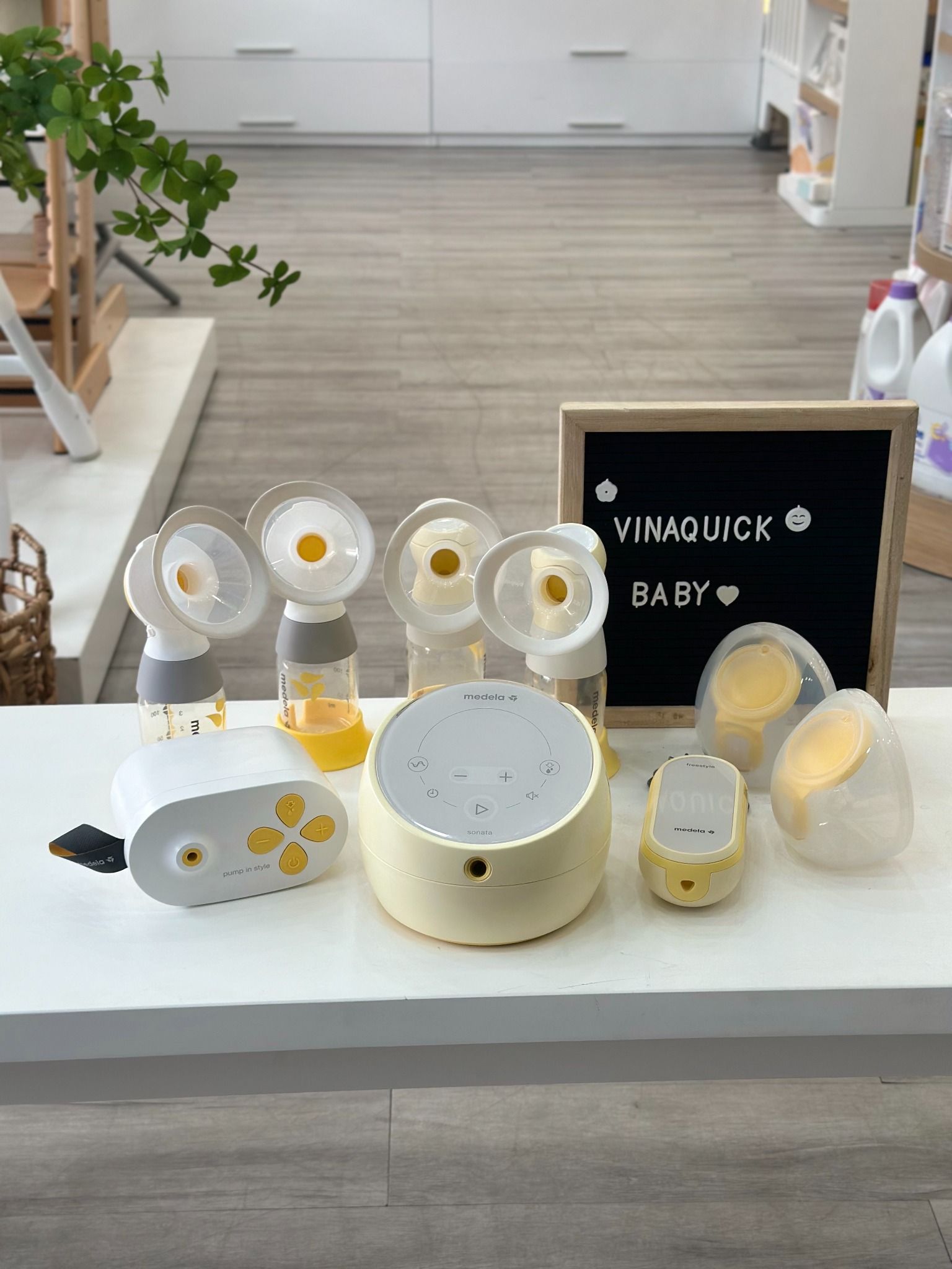 Máy hút sữa Medela Pump In Style with MaxFlow