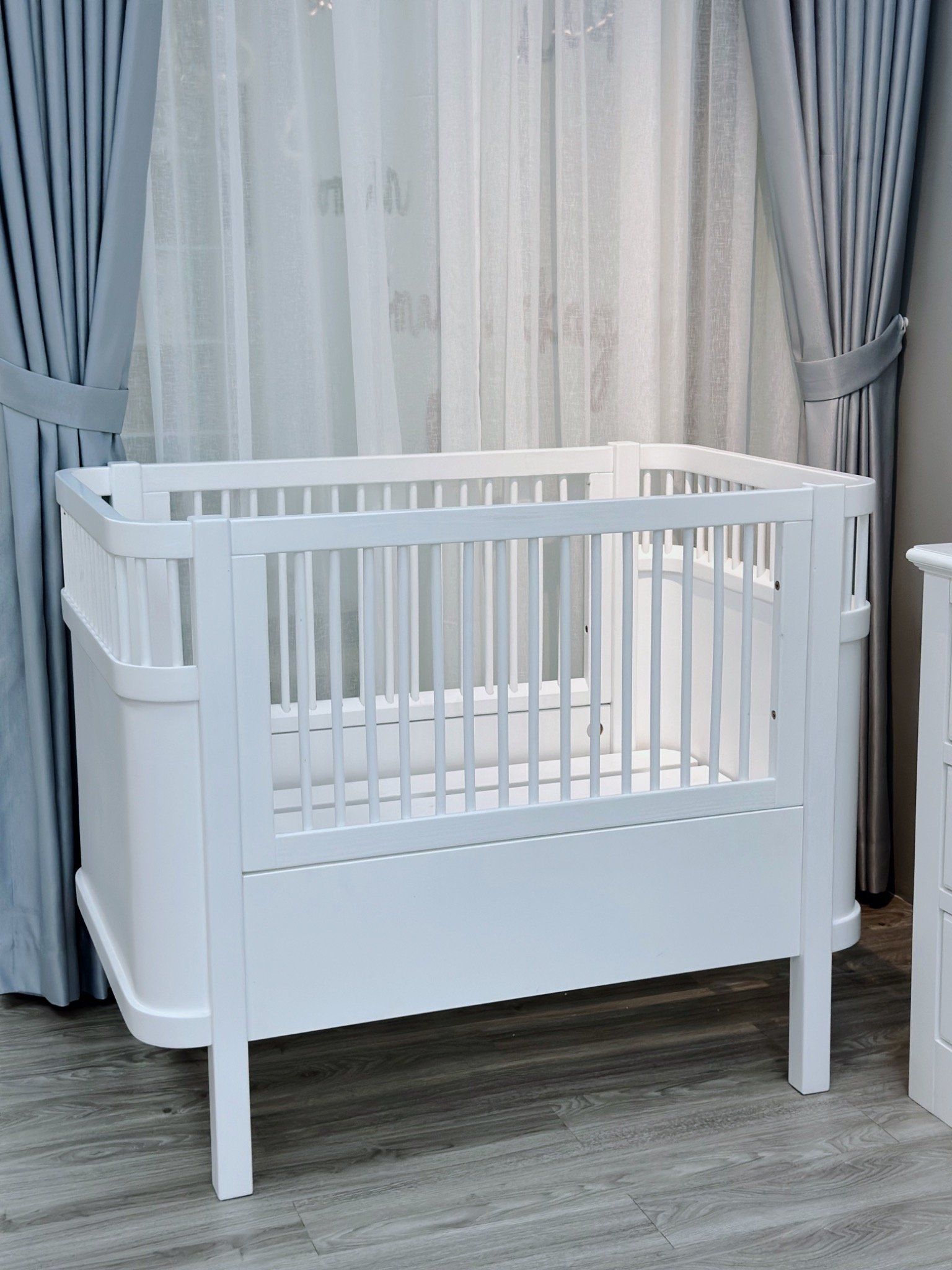 CŨI GỖ TRẺ EM HOANG VY BEDDING - MÀU TRẮNG