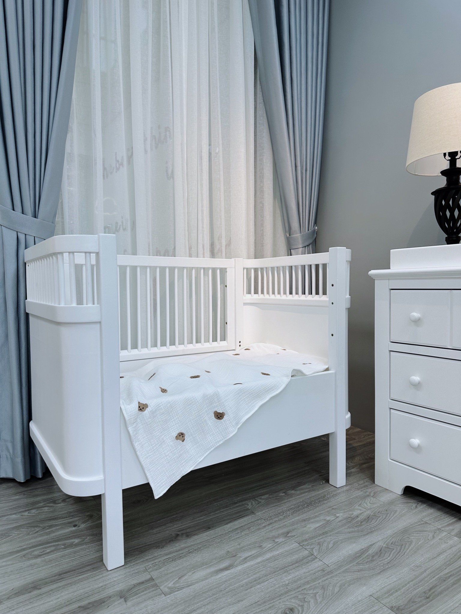 CŨI GỖ TRẺ EM HOANG VY BEDDING - MÀU TRẮNG