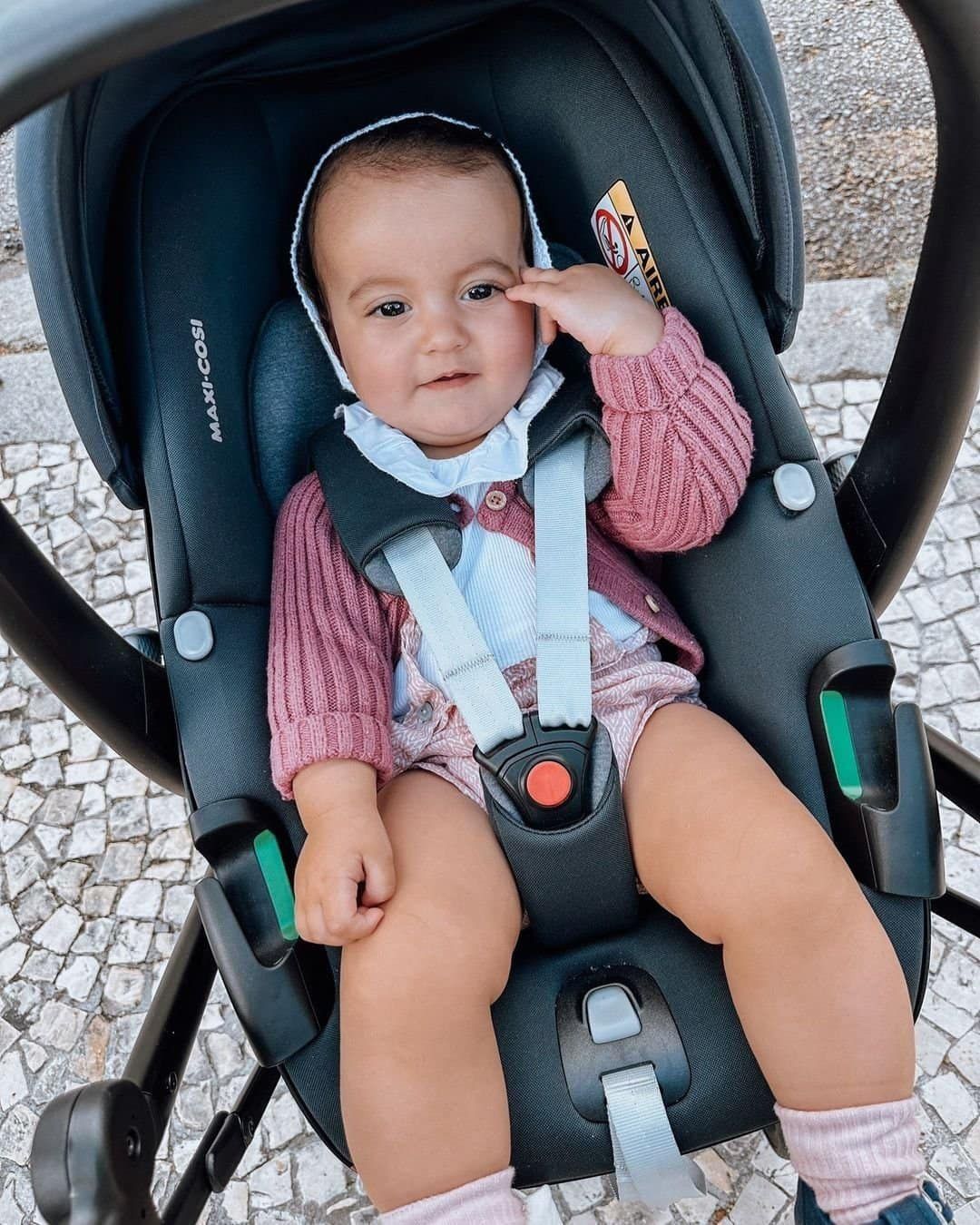 Ghế Ngồi Ô Tô Sơ Sinh Maxi-Cosi Pebble 360 - Màu Select Grey