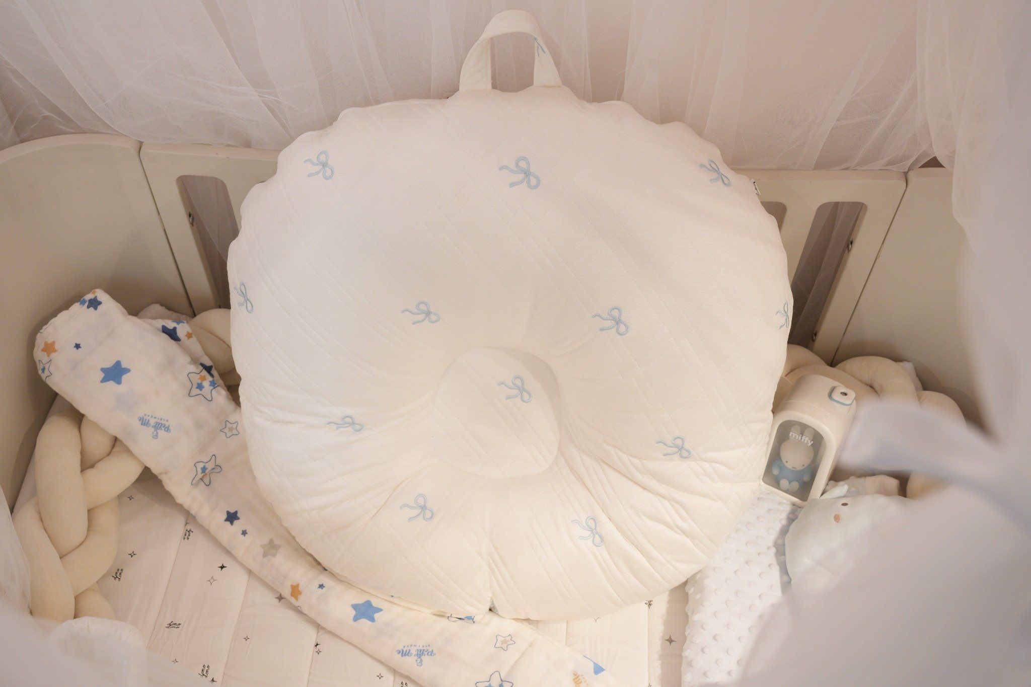 GỐI CHỐNG TRÀO NGƯỢC ROTOTO BEBE VẢI DURARON - NƠ XANH