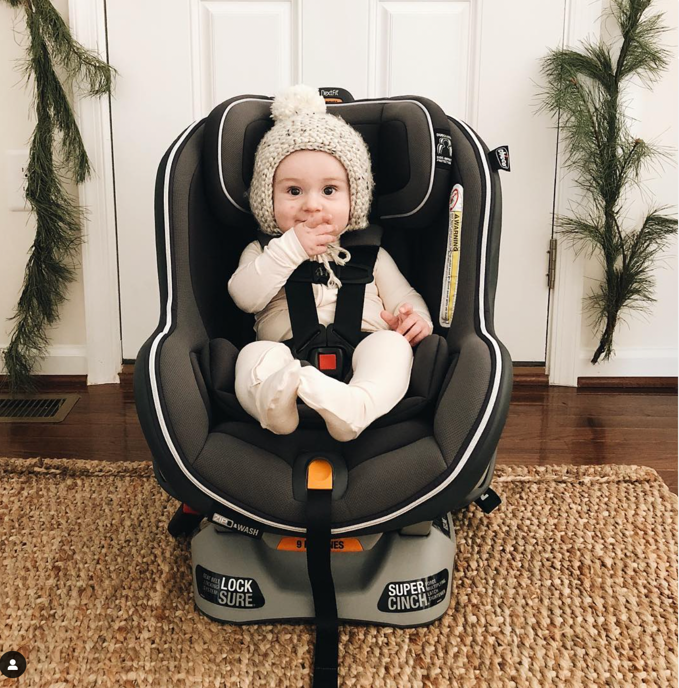 Ghế Ngồi Ô Tô Chicco NextFit Zip Convertible Car Seat - Đen Carbon