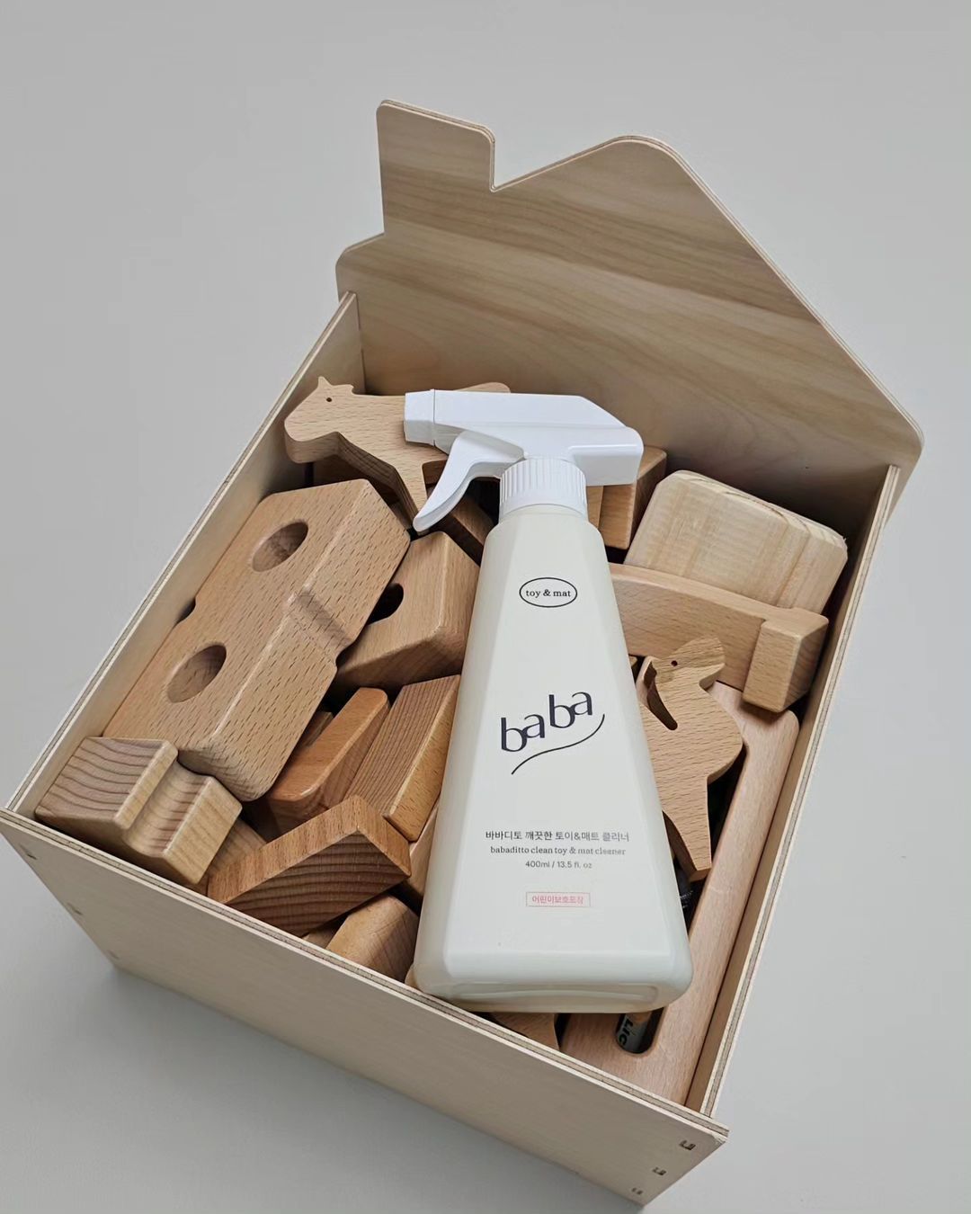 Chai Xịt Làm Sạch Thảm Pu Và Đồ Chơi Babaditto 400ml