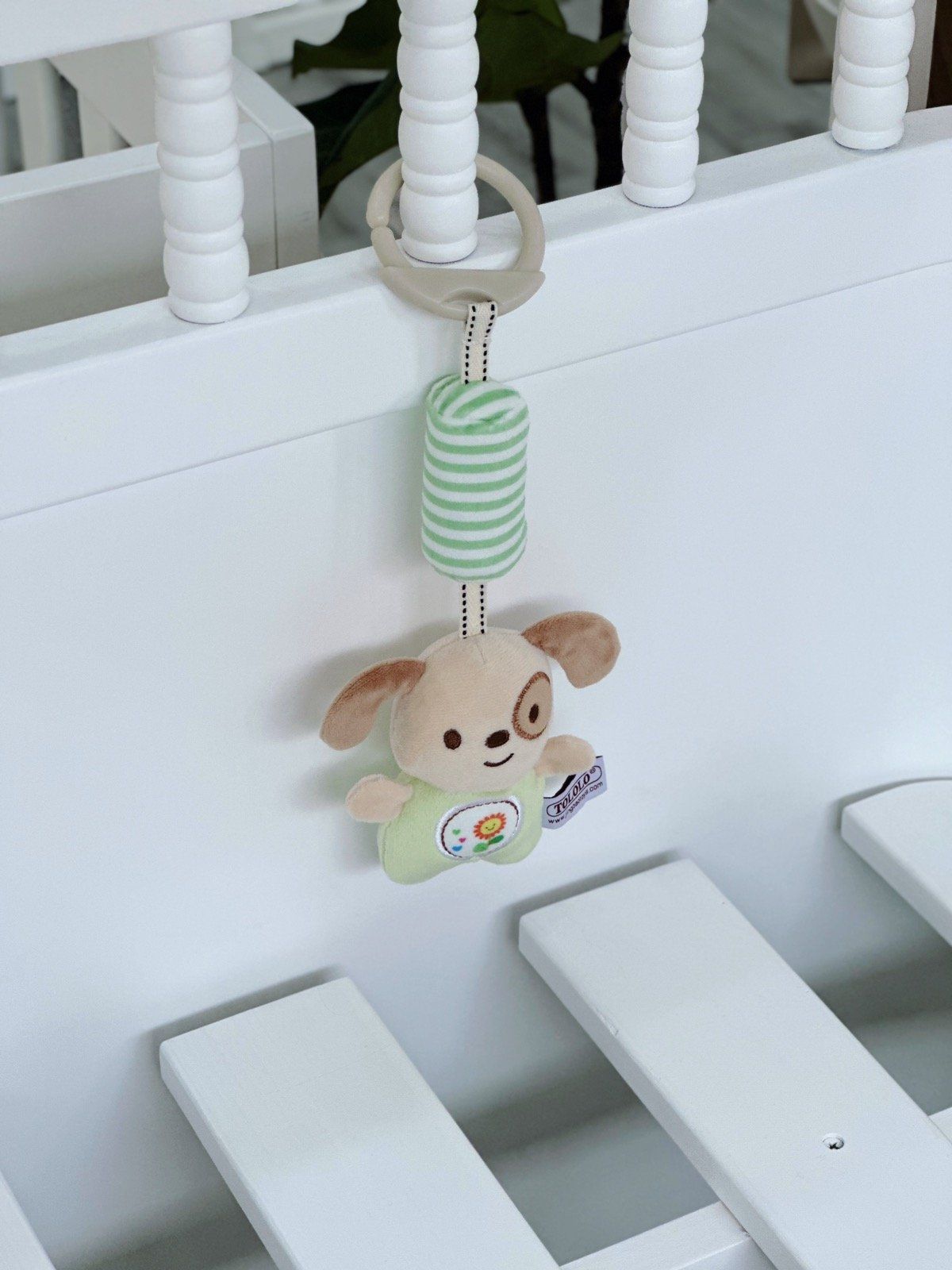 Đồ chơi treo nôi cũi có tiếng chuông LouLou by Vinaquick