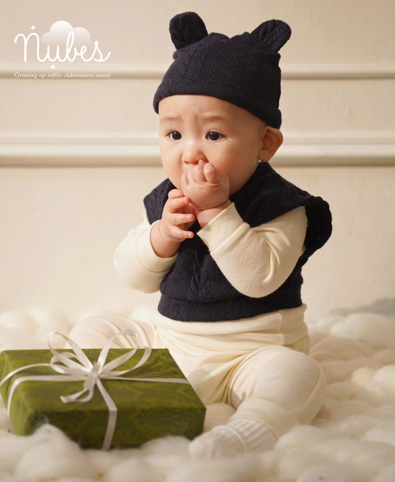 BỘ LEN GIÁNG SINH KÈM ÁO GILE NUBES XANH NAVY