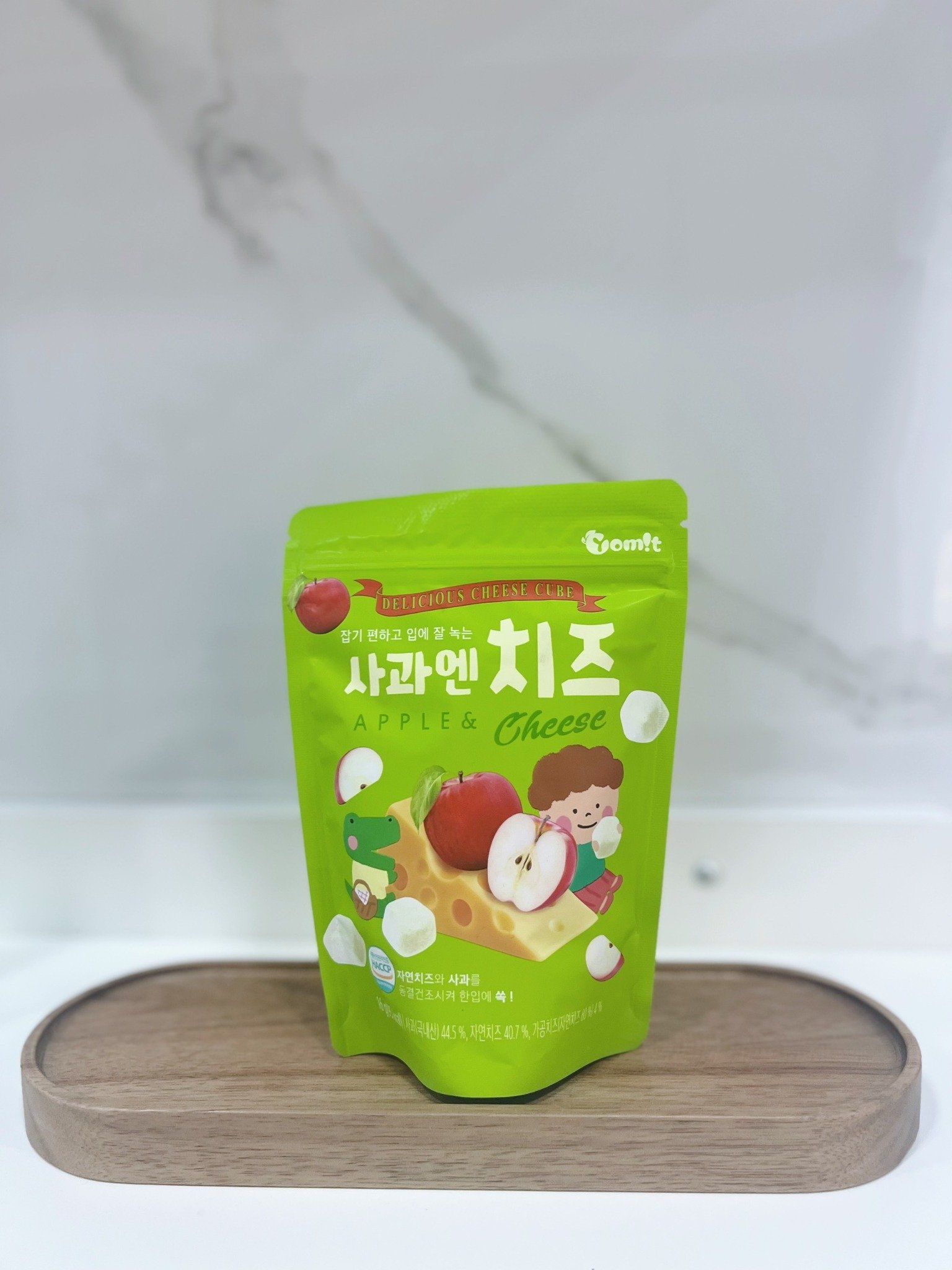 Phô mai sấy lạnh Yomit vị táo 16g
