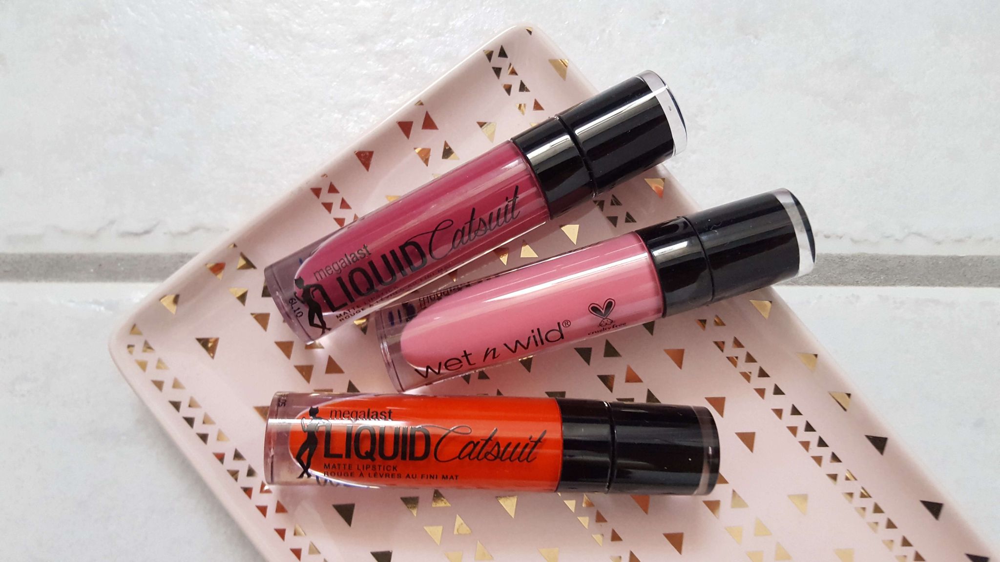 Son kem môi lì Wet n Wild Megalast Liquid Catsuit màu Give me Mocha