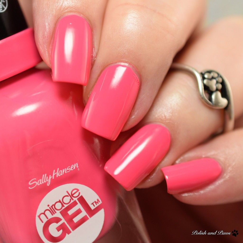 Sơn móng tay gel Sally Hansen Miracle Gel