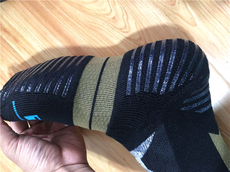 Stance SNAKE MAMBA FL with triniti technology (Size L/XL 9-13US)