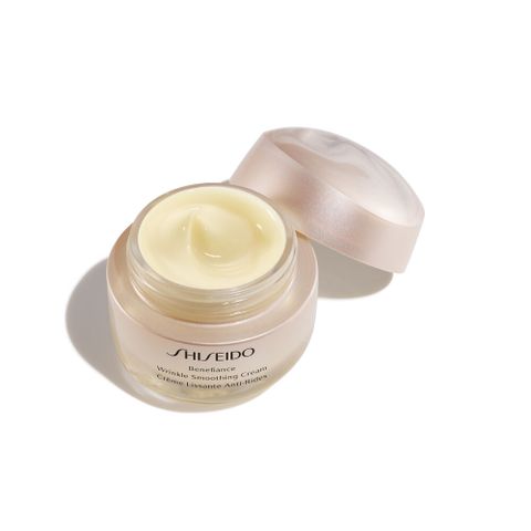 KEM DƯỠNG DA BAN NGÀY CHỐNG LÃO HÓA VÀ PHỤC HỒI ĐỘ ẨM SHISEIDO BENEFIANCE WRINKLE SMOOTHING DAY CREAM