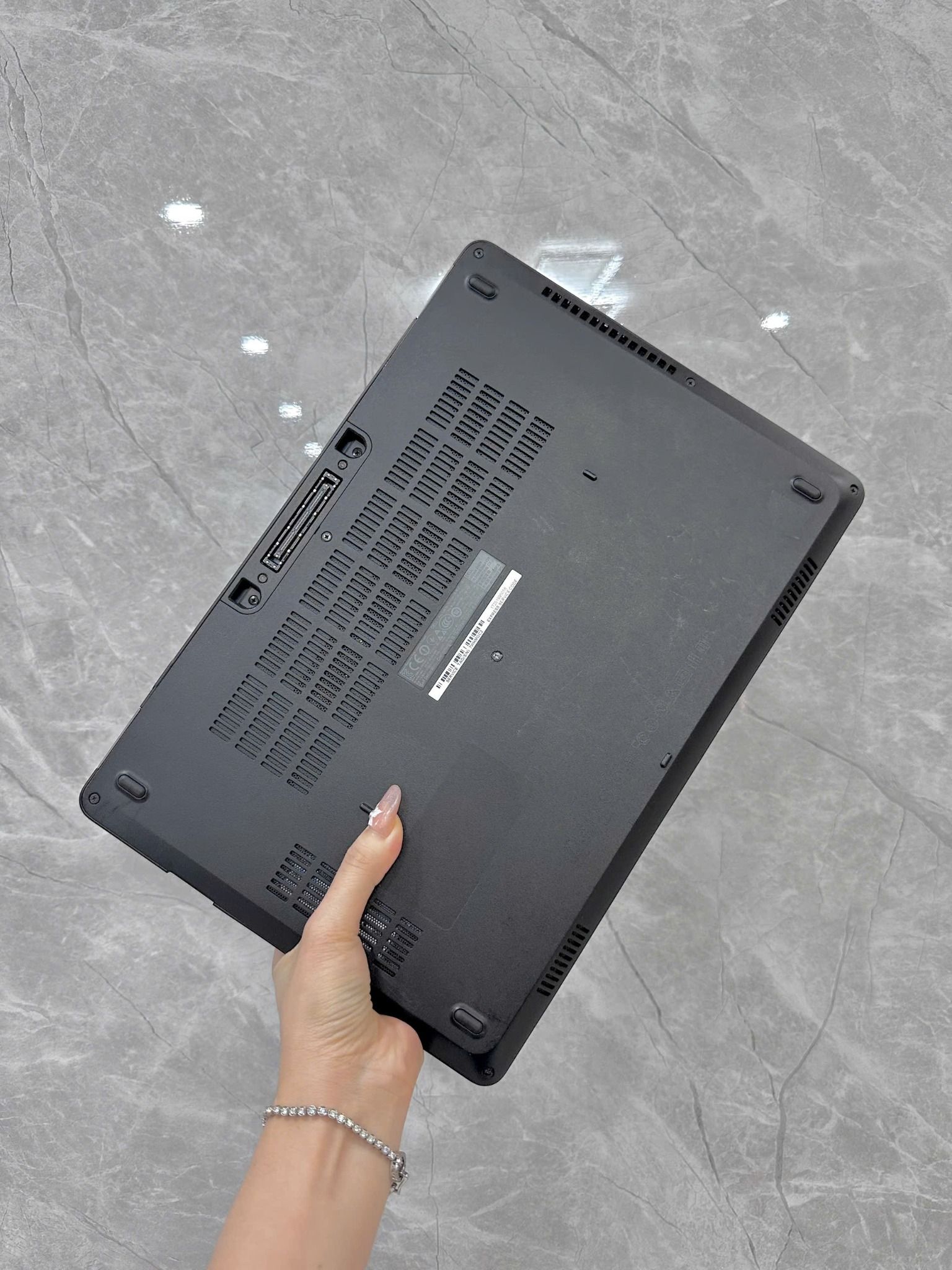 Laptop Cũ Dell Latitude E5470 Core i5-6300U/8GB/SSD256GB, 14