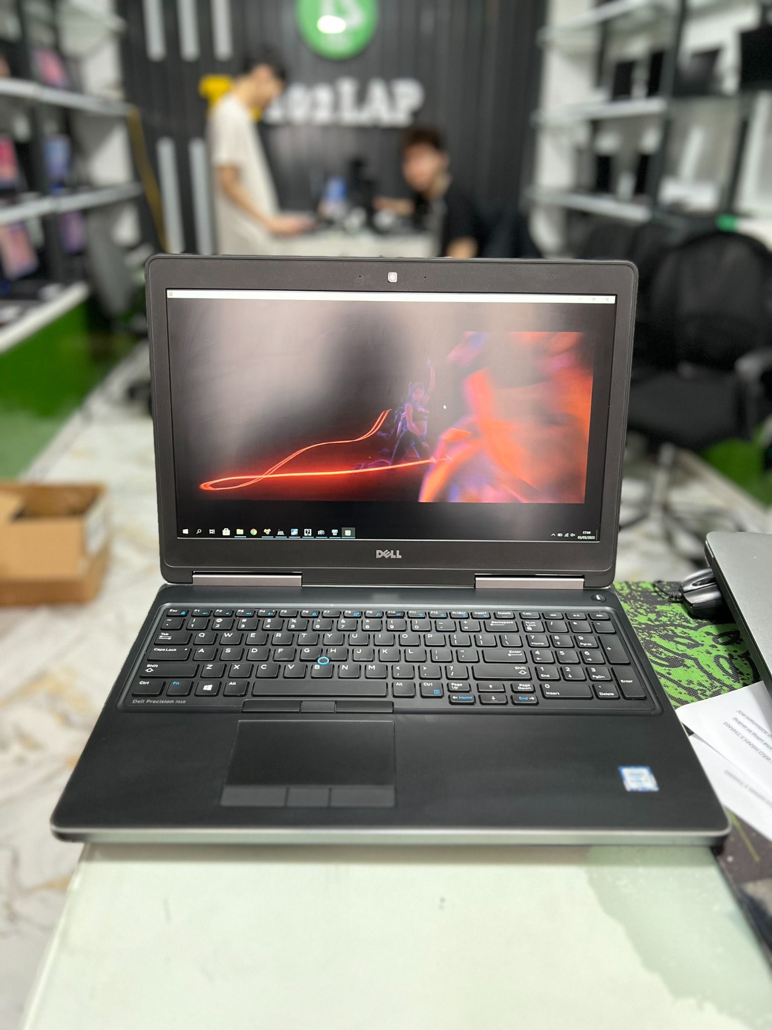 Laptop Cũ Dell Precision 7510 Core i7 6820HQ/8GB/SSD256GB, 15