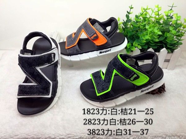 Sandal chữ Z