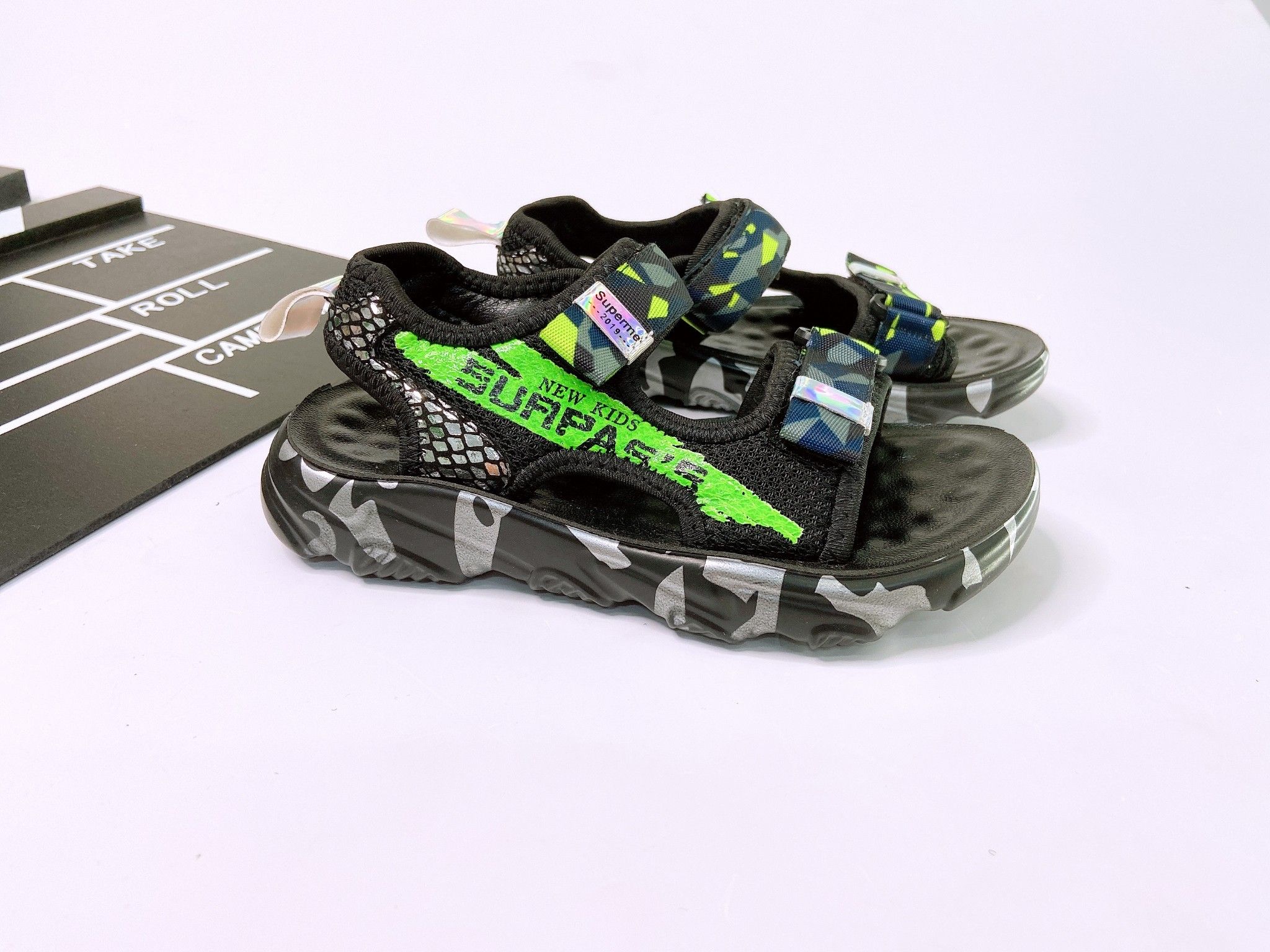 Giày sandal quai lưới vện xanh