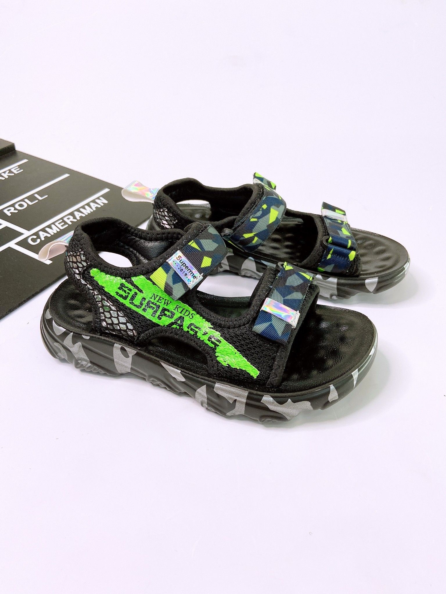 Giày sandal quai lưới vện xanh