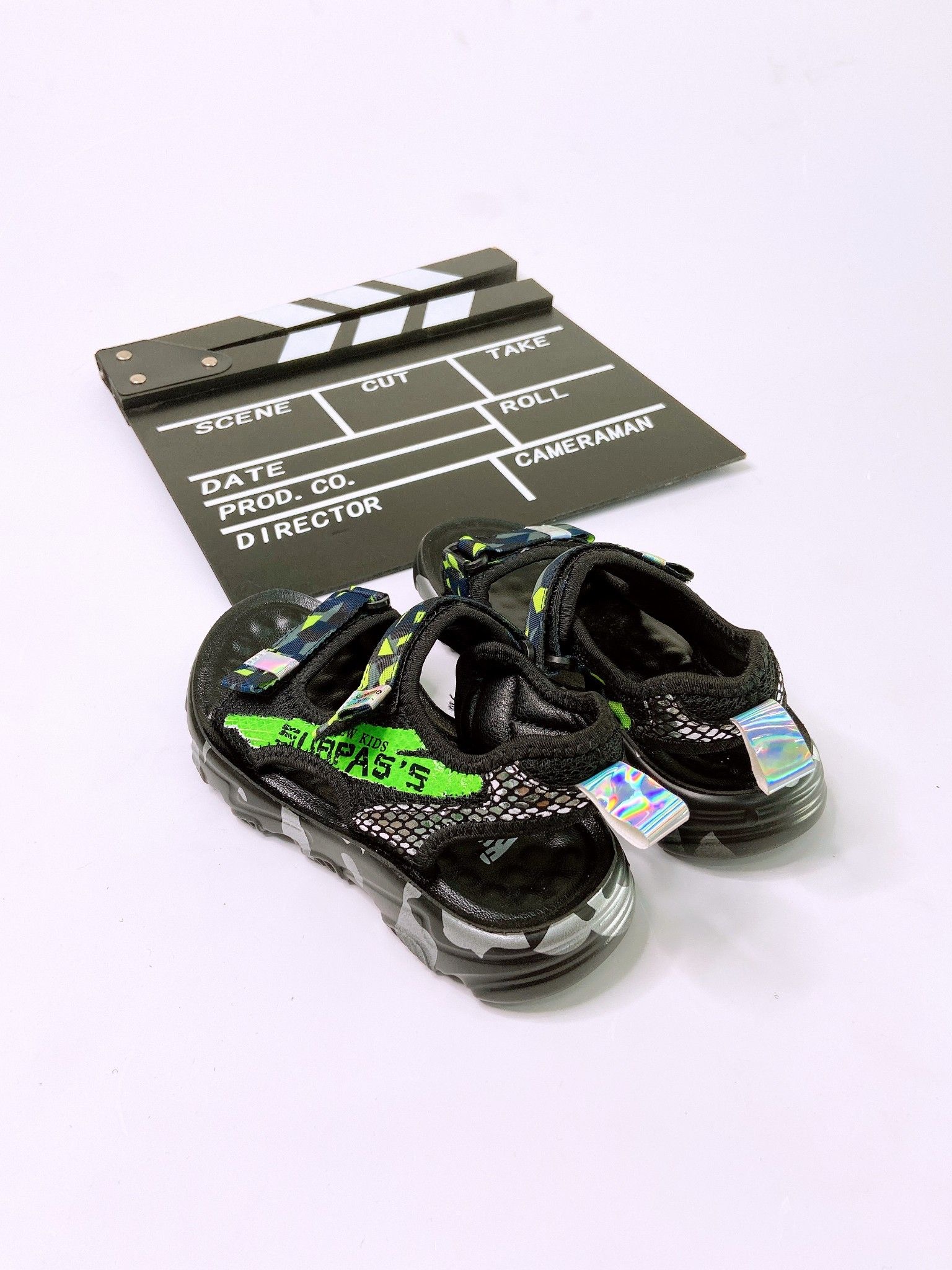 Giày sandal quai lưới vện xanh