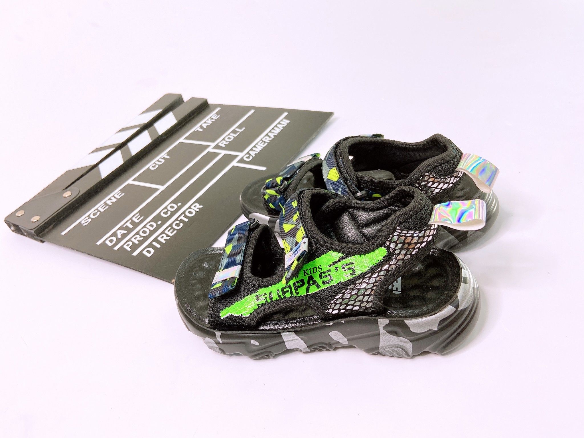Giày sandal quai lưới vện xanh